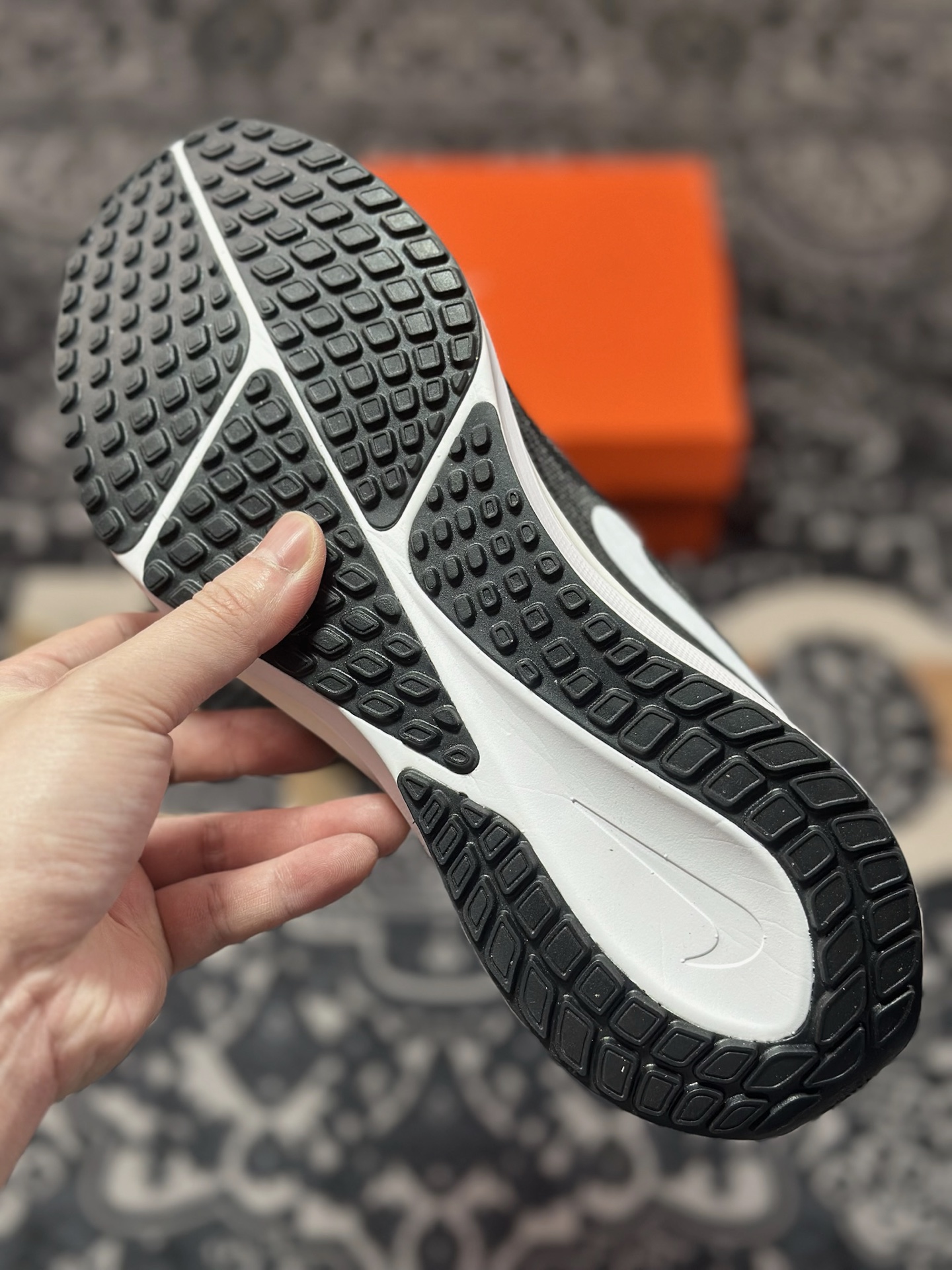 原装级别 Nk Air Zoom Vomero 17 登月17 2024夏季新款缓震休闲跑鞋 FB1309-004