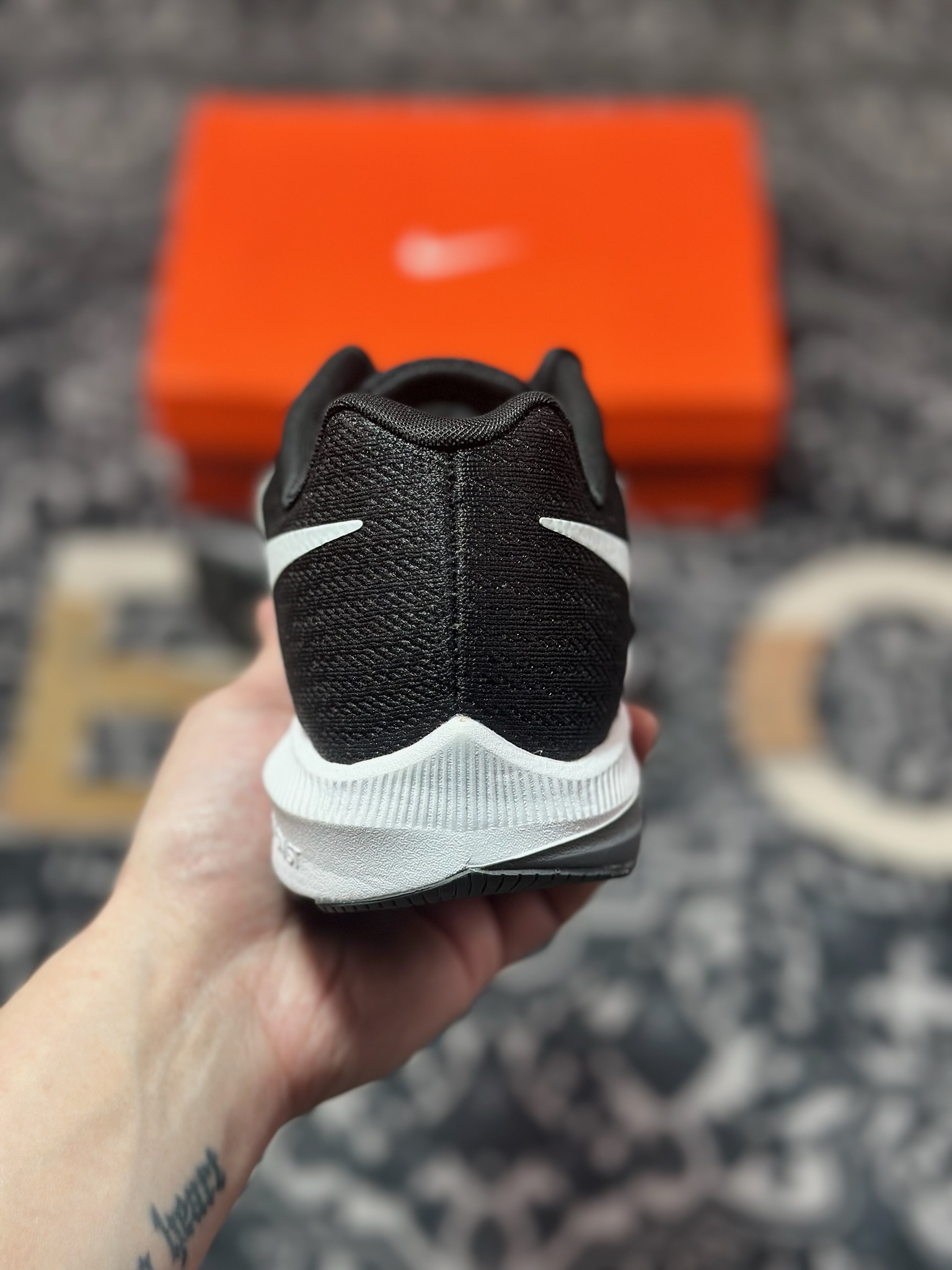 原装级别Nike Zoom Winflo 4 运动 织物减震防滑 低帮 休闲跑步鞋 黑白 898466-001