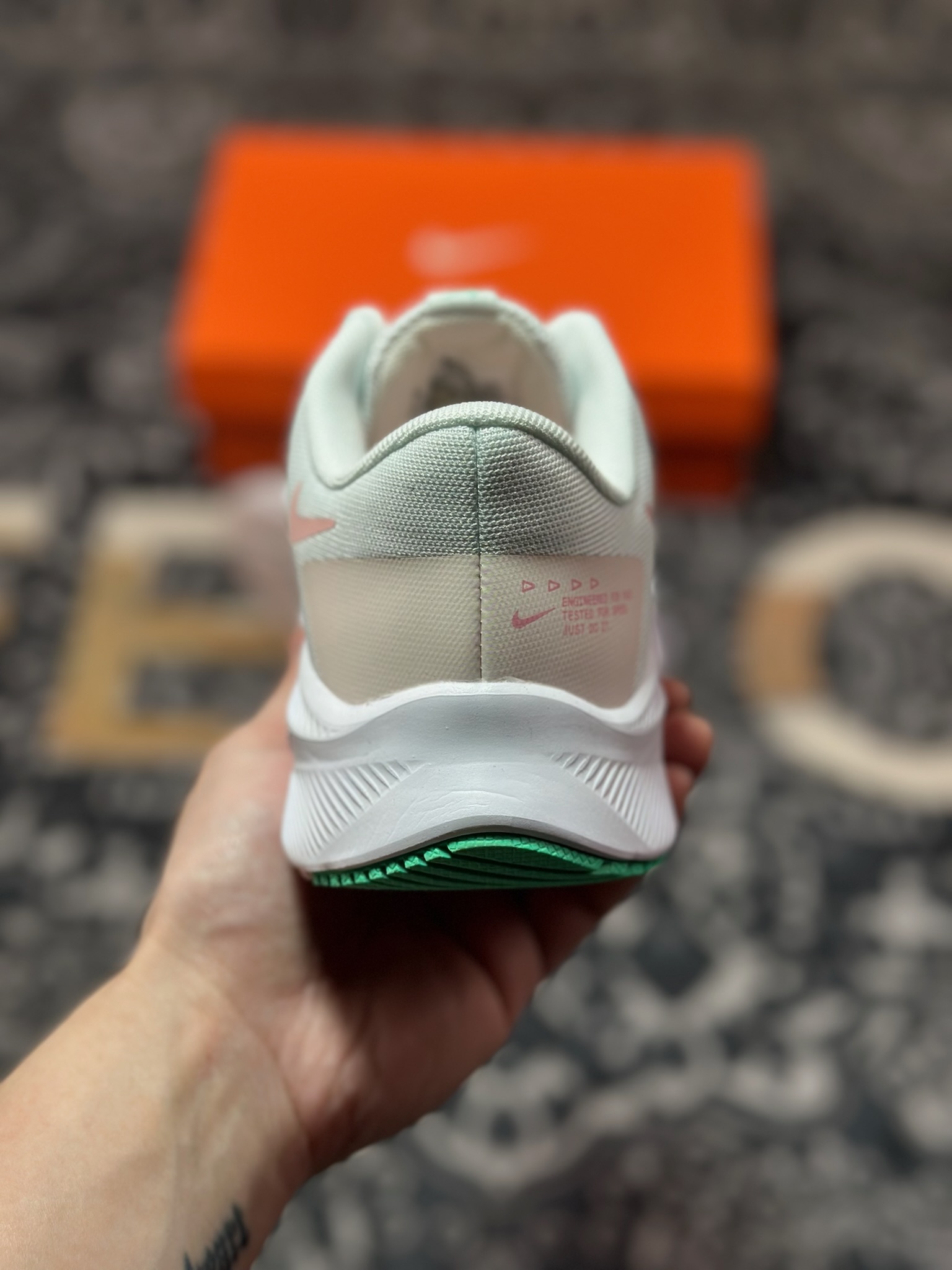 原装级别 Nike Quest 4 舒适缓冲 低帮 休闲跑步鞋 女款 白绿粉 DA1106-105