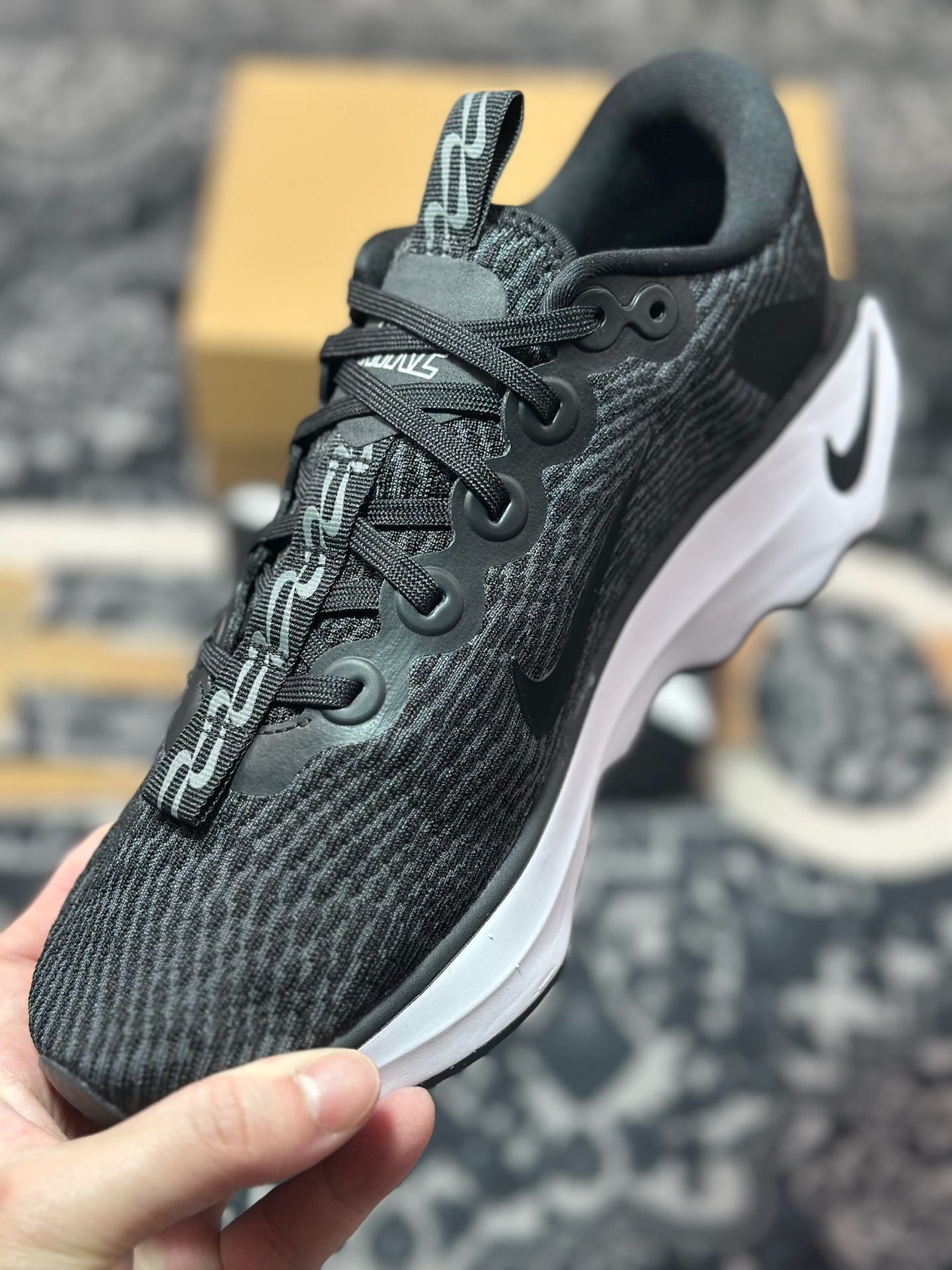 Nike WMNS MOTIVA Cushlon30泡绵缓震跑步鞋 DV1237-001