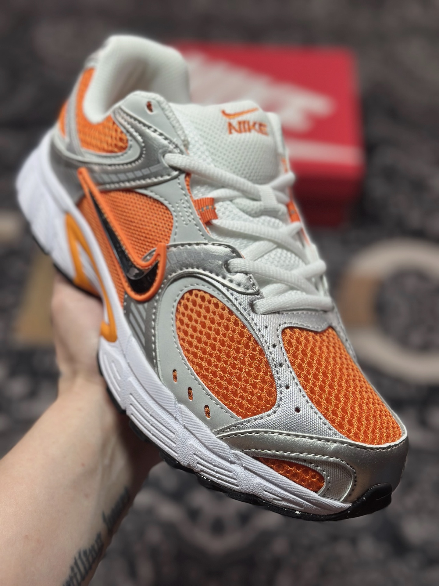 NK V5 RNR系列 白银橙 复古Y3K风格舒适百搭跑步鞋 HJ5228-800