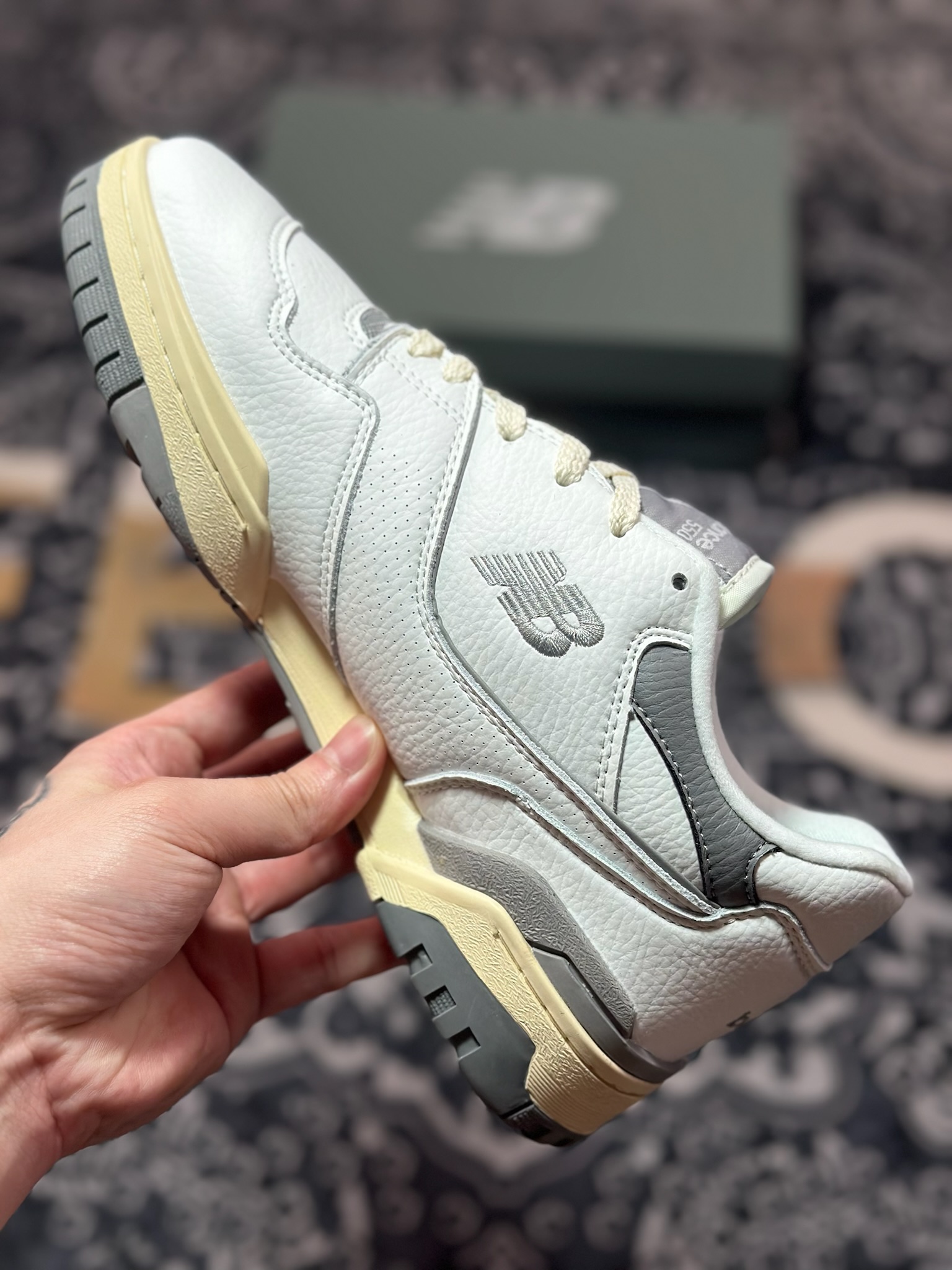 New Balance BB550系列 新平衡皮面中性休闲跑鞋 BB550PTC