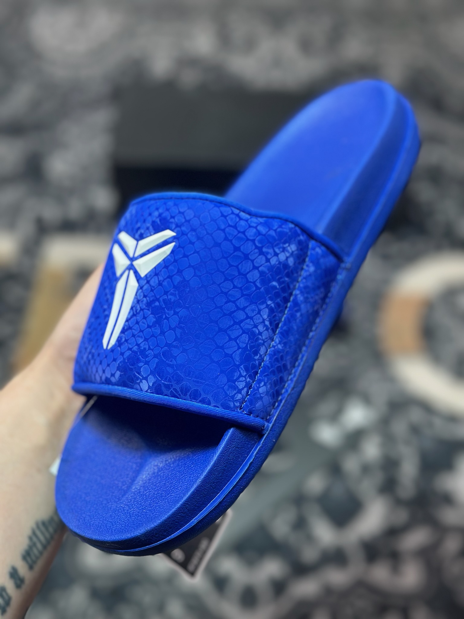 Nike Kobe Offcourt Slide ”Hyper Royal” 科比道奇专属配色休闲拖鞋 IF2870-400