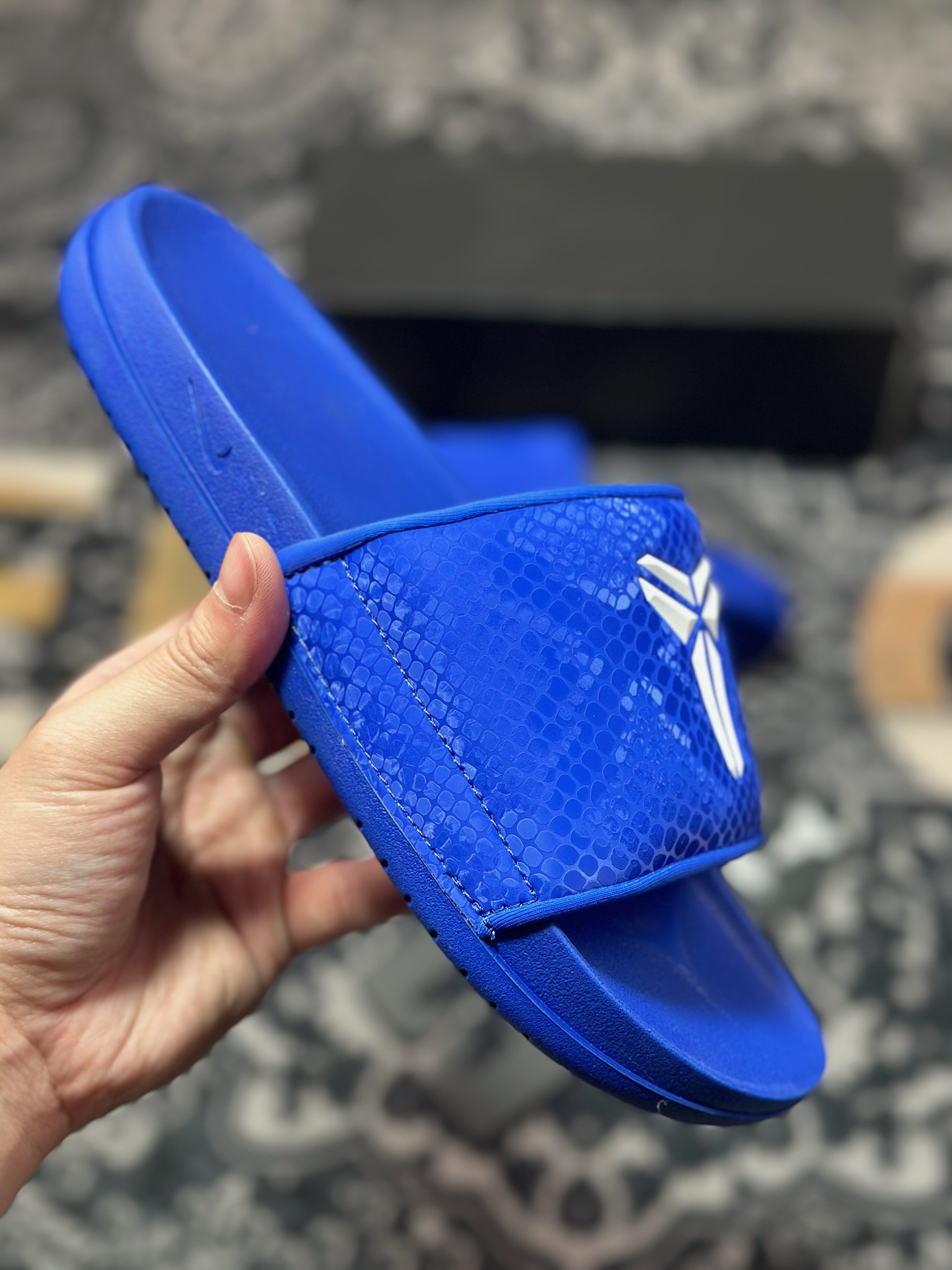 Nike Kobe Offcourt Slide ”Hyper Royal” 科比道奇专属配色休闲拖鞋 IF2870-400