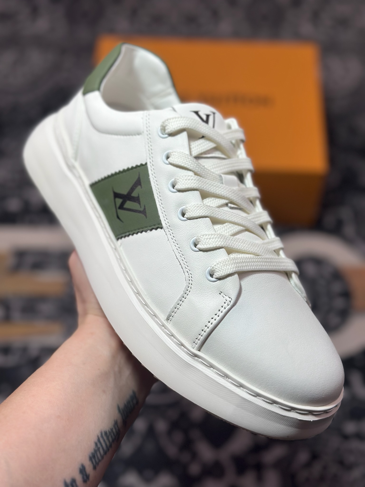 新货Louis Vuitton LV路易威登休闲文化运动板鞋系列百搭性霸屏整个时尚娱乐圈