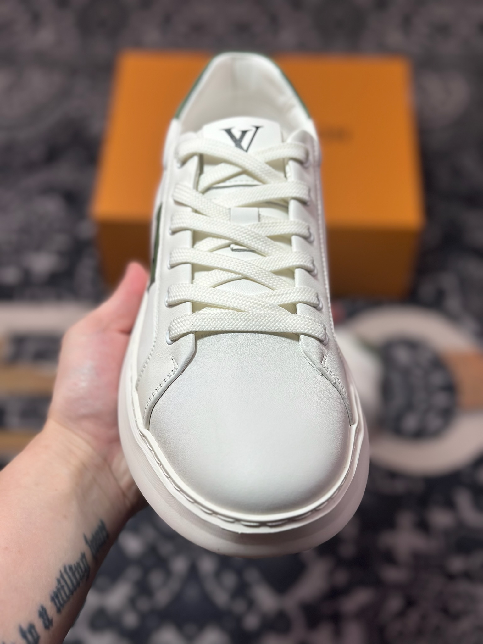 新货Louis Vuitton LV路易威登休闲文化运动板鞋系列百搭性霸屏整个时尚娱乐圈