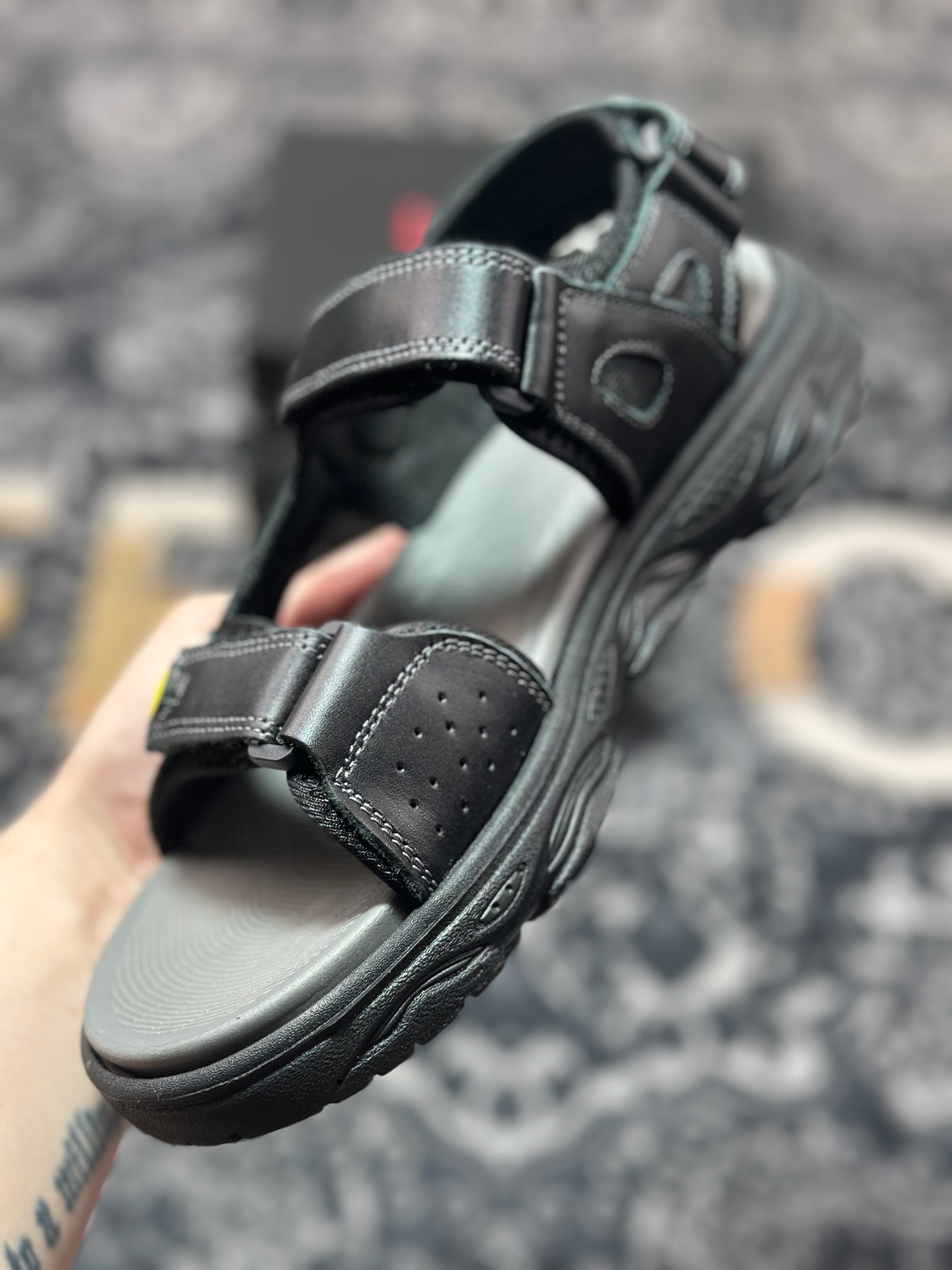 ECCO爱步运动凉鞋男款牛皮舒适沙滩凉鞋 越野系列 便捷魔术贴设计
