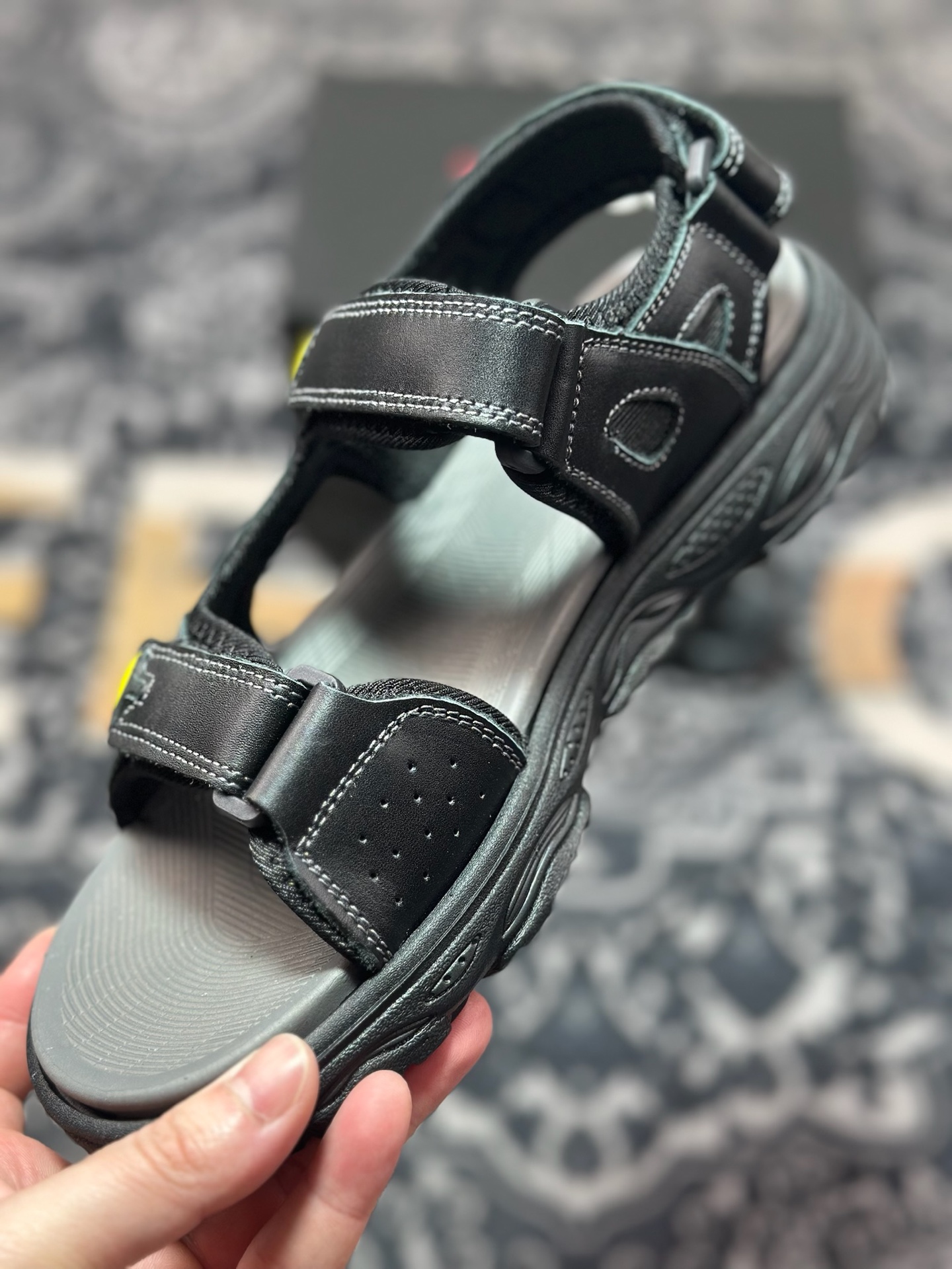 ECCO爱步运动凉鞋男款牛皮舒适沙滩凉鞋 越野系列 便捷魔术贴设计