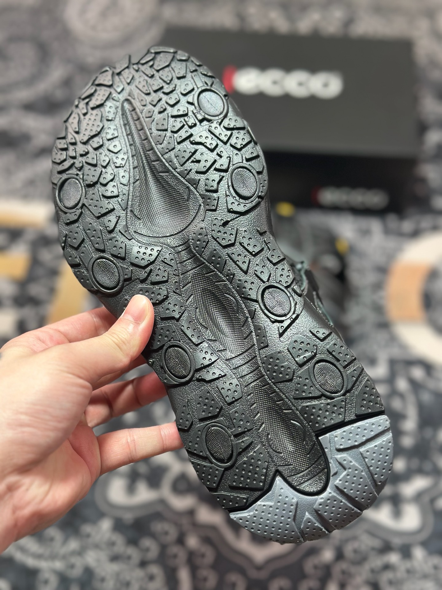 ECCO爱步运动凉鞋男款牛皮舒适沙滩凉鞋 越野系列 便捷魔术贴设计