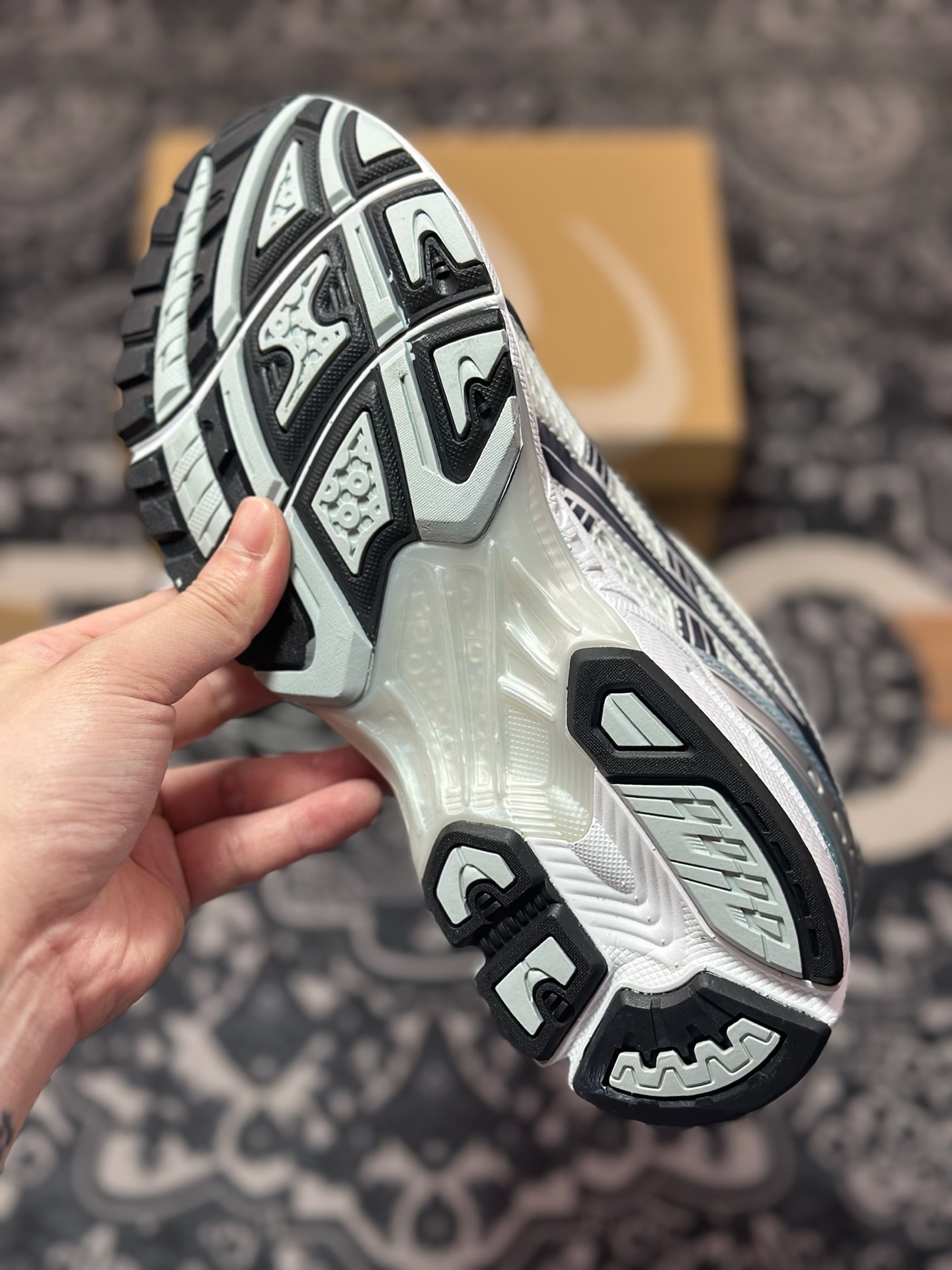 优选 纯原 Asics 亚瑟士 GEL-Kayano 14 低帮运动休闲跑步鞋 1203A537-106