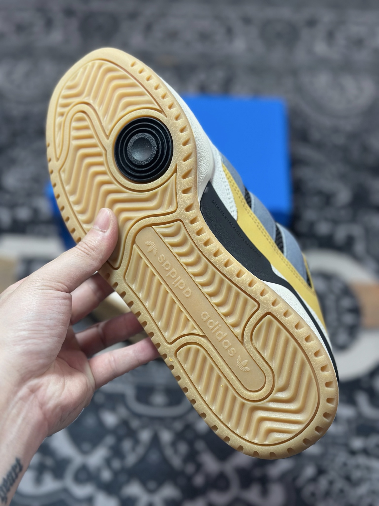 Adidas originals Forum 2000 CL 三叶草低帮 复古潮流休闲面包鞋 JS3158