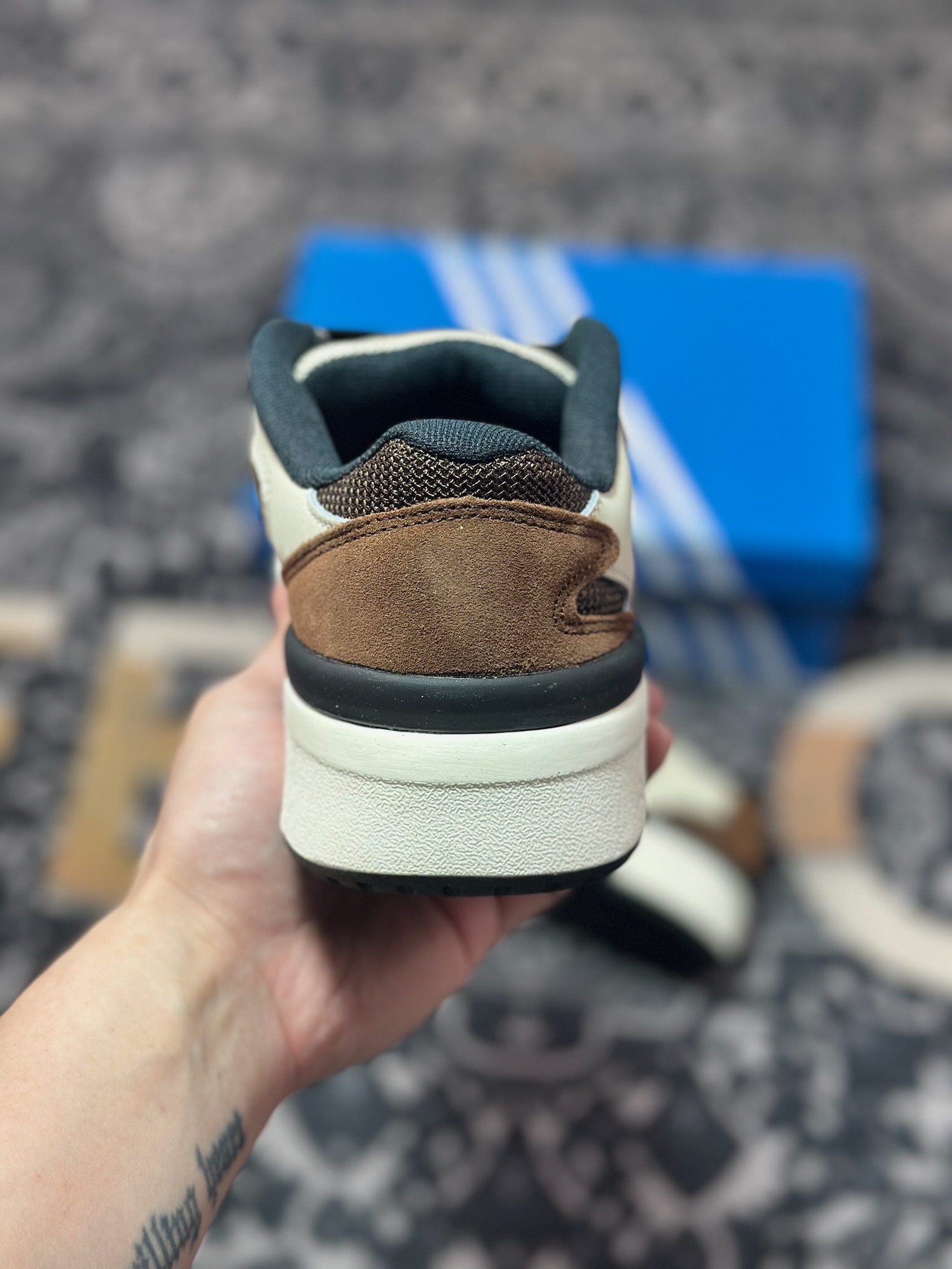 Adidas originals Forum 2000 CL 三叶草低帮 复古潮流休闲面包鞋 JS3160