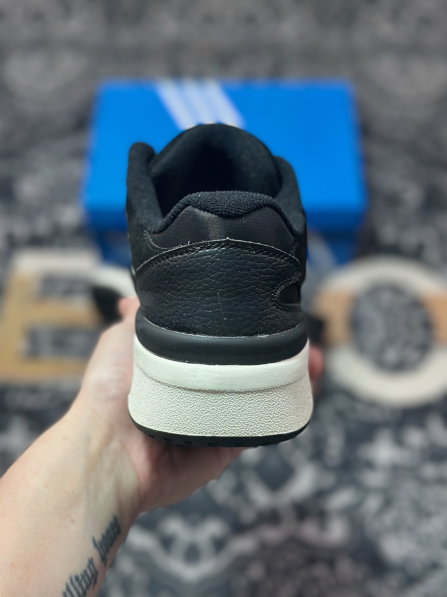 Adidas originals Forum 2000 CL 三叶草低帮 复古潮流休闲面包鞋 JS0996