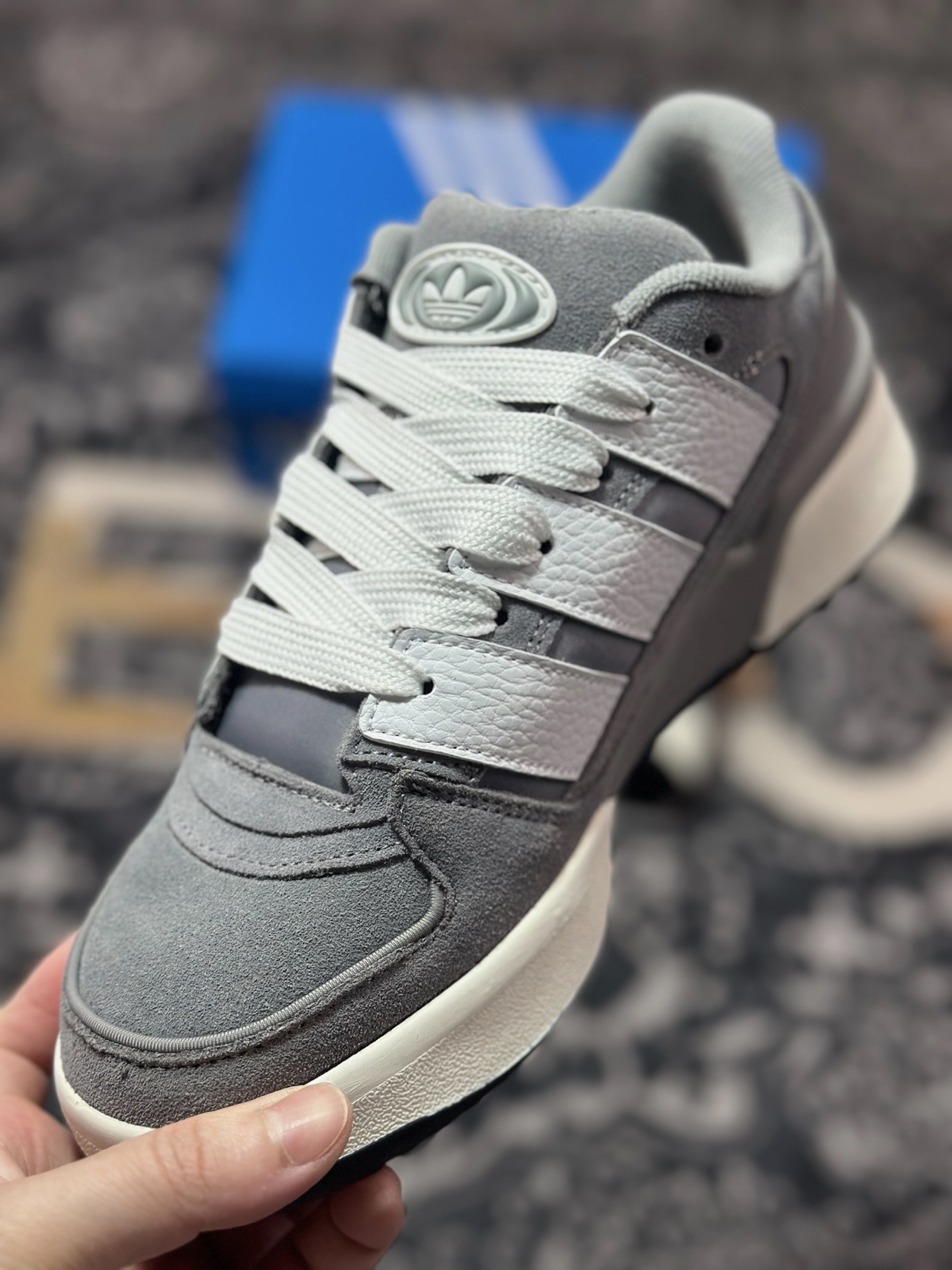 Adidas originals Forum 2000 CL 三叶草低帮 复古潮流休闲面包鞋 JS0997