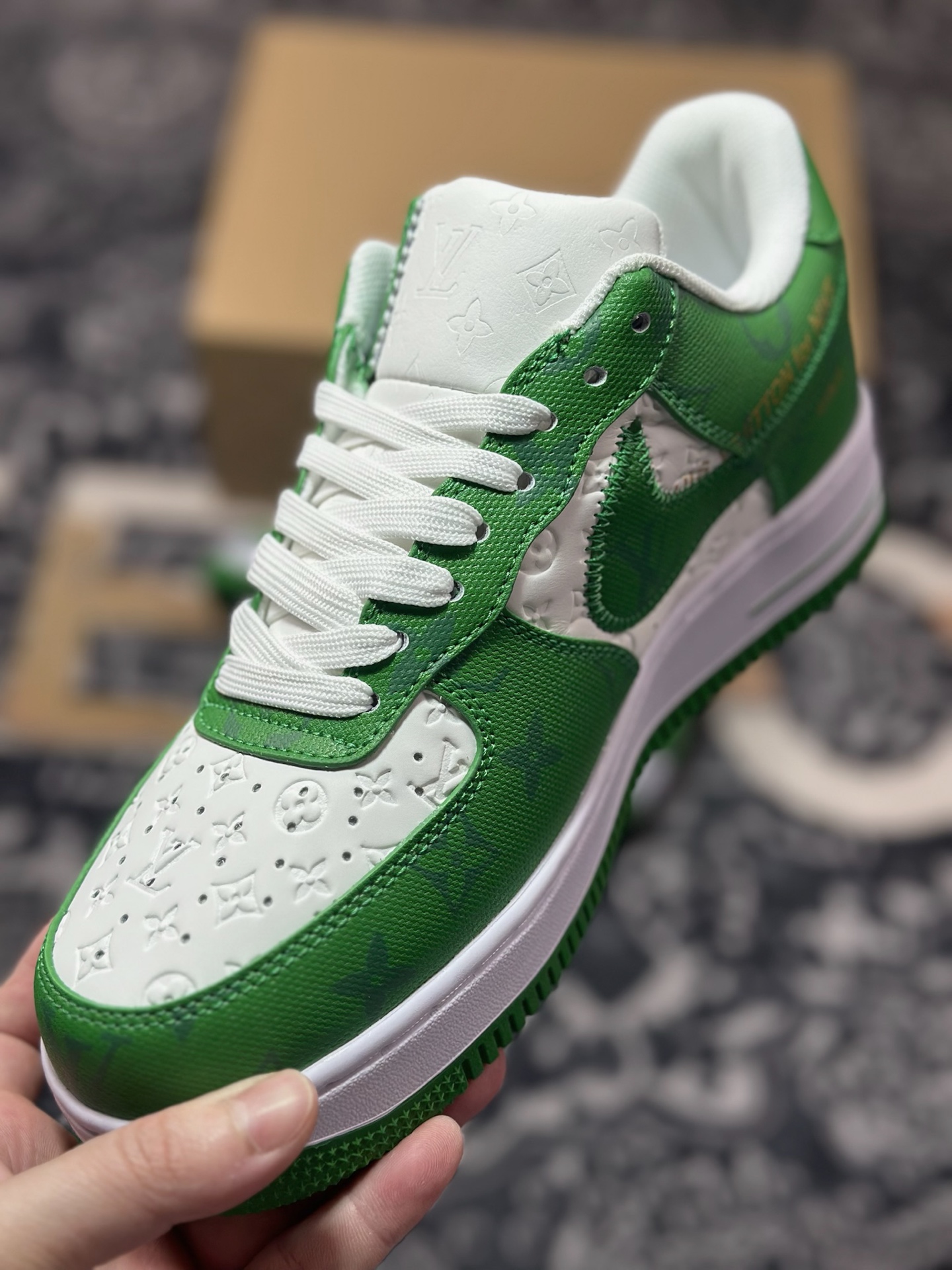 B140 路易威登Louis Vuitton x Nike Air Force 1'07 LV8 Low” Green/White/LV Monogram”空军一号板鞋“皮革白绿LV压纹老花”