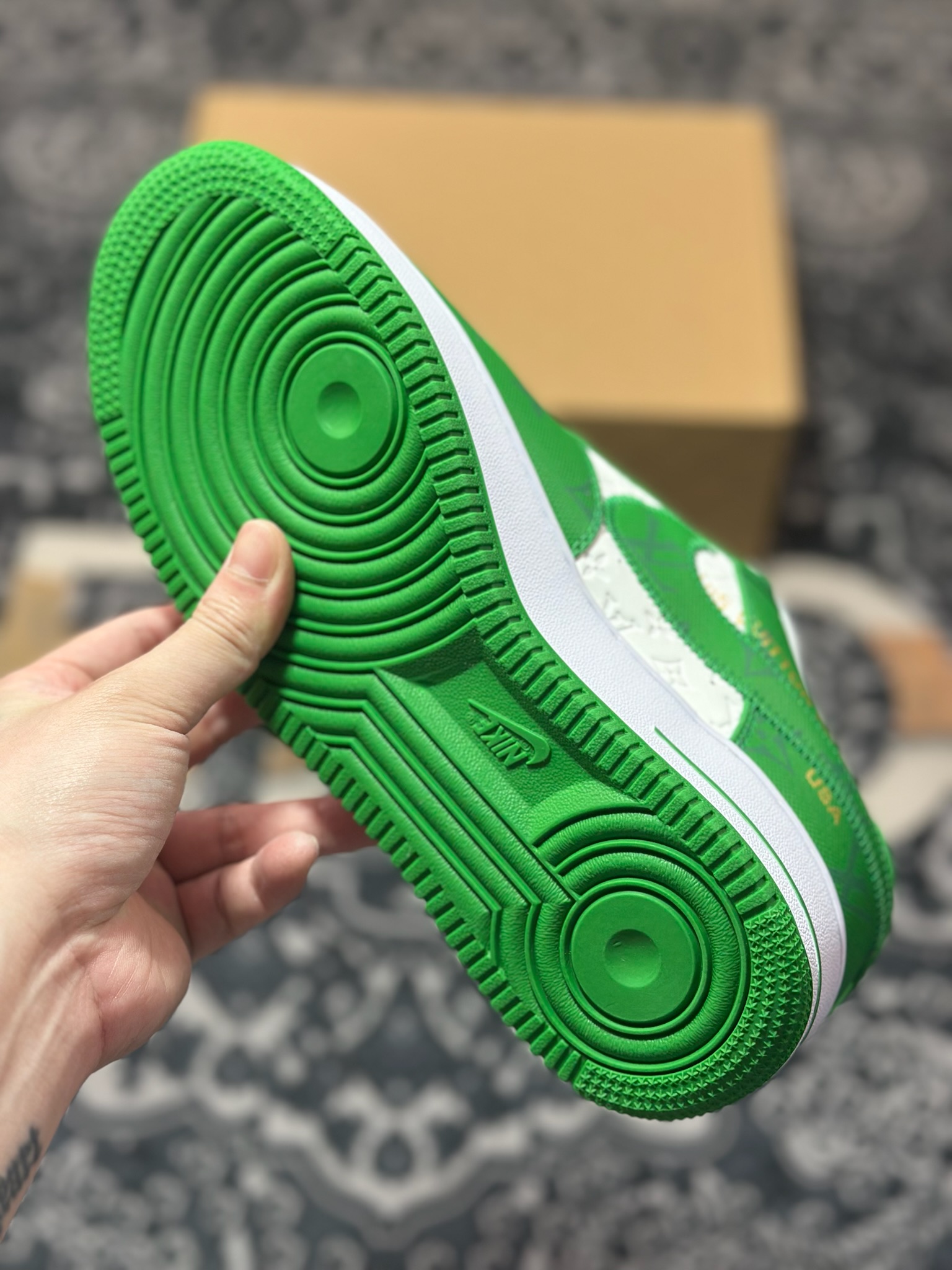 B140 路易威登Louis Vuitton x Nike Air Force 1'07 LV8 Low” Green/White/LV Monogram”空军一号板鞋“皮革白绿LV压纹老花”