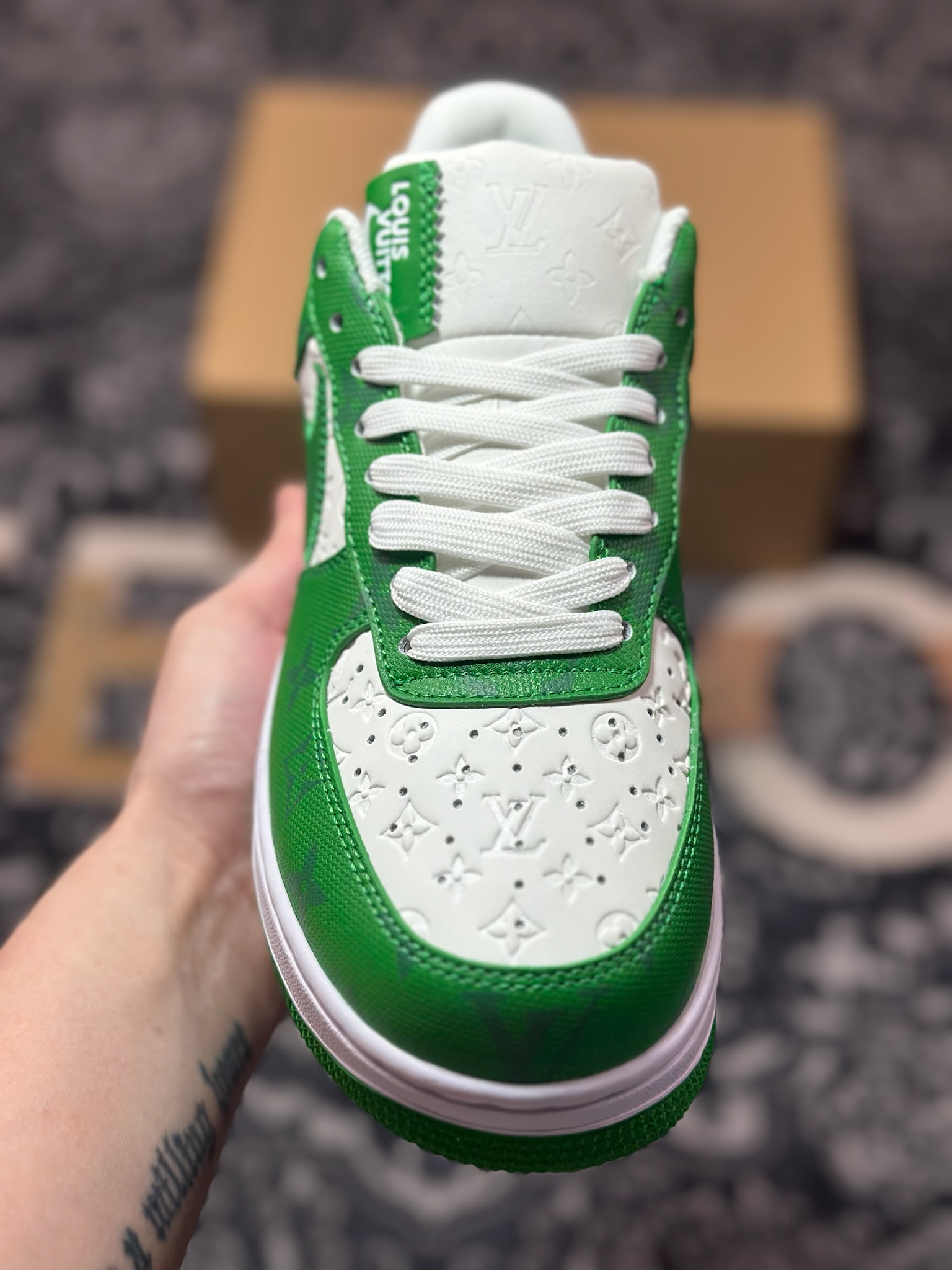 B140 路易威登Louis Vuitton x Nike Air Force 1'07 LV8 Low” Green/White/LV Monogram”空军一号板鞋“皮革白绿LV压纹老花”