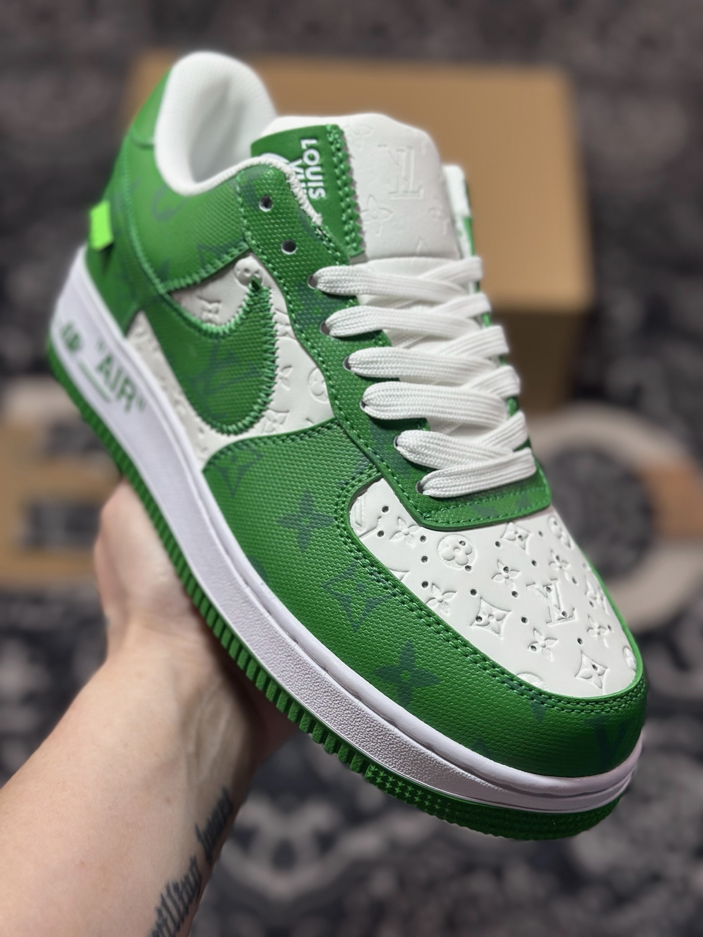 B140 路易威登Louis Vuitton x Nike Air Force 1'07 LV8 Low” Green/White/LV Monogram”空军一号板鞋“皮革白绿LV压纹老花”