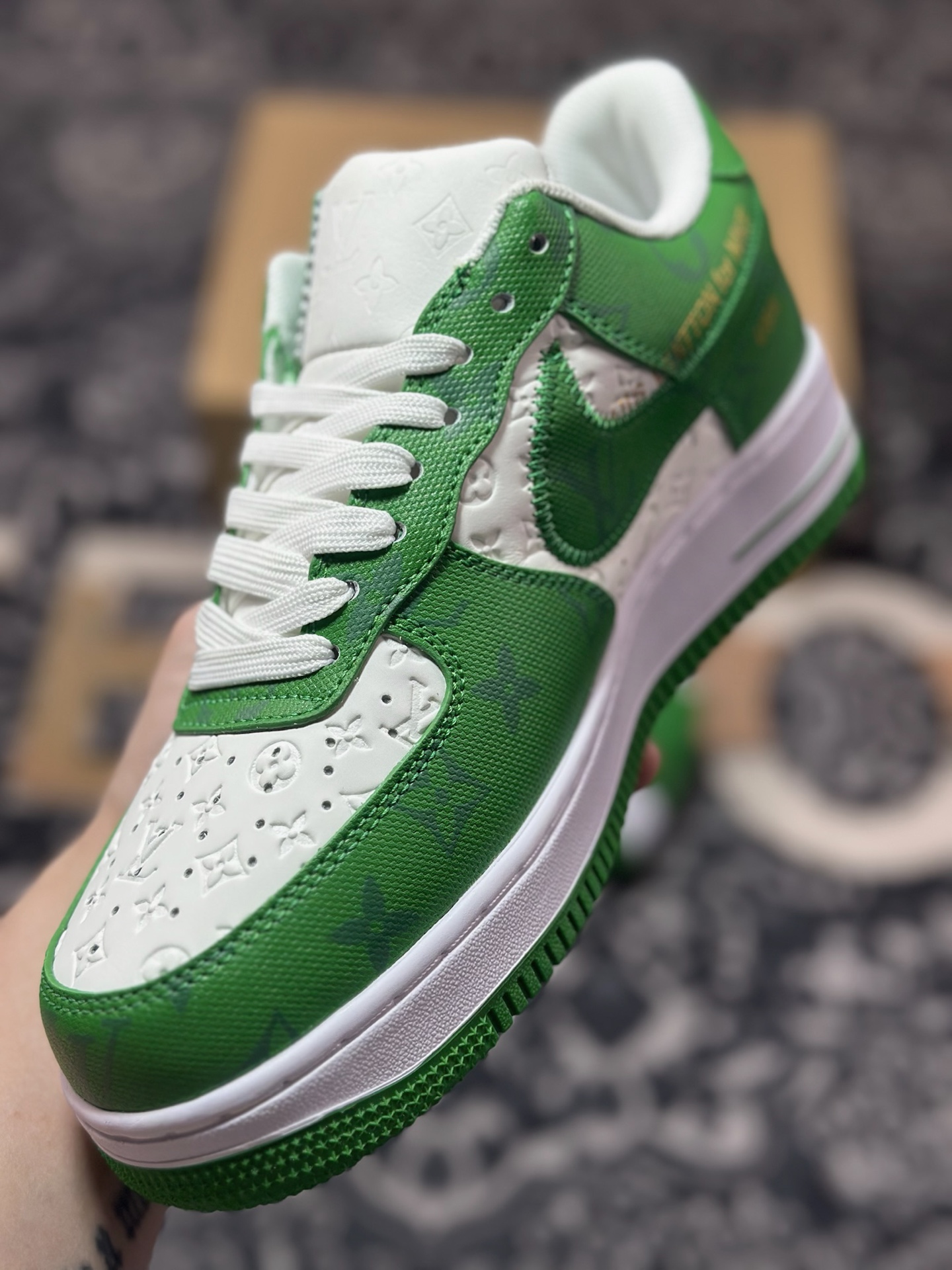 B140 路易威登Louis Vuitton x Nike Air Force 1'07 LV8 Low” Green/White/LV Monogram”空军一号板鞋“皮革白绿LV压纹老花”