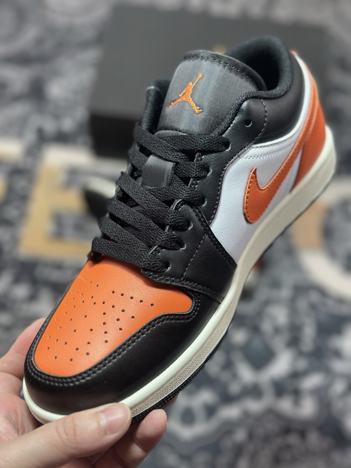 Air Jordan 1 Low AJ1 乔1白黑橙 低帮文化休闲运动板鞋 555558-081