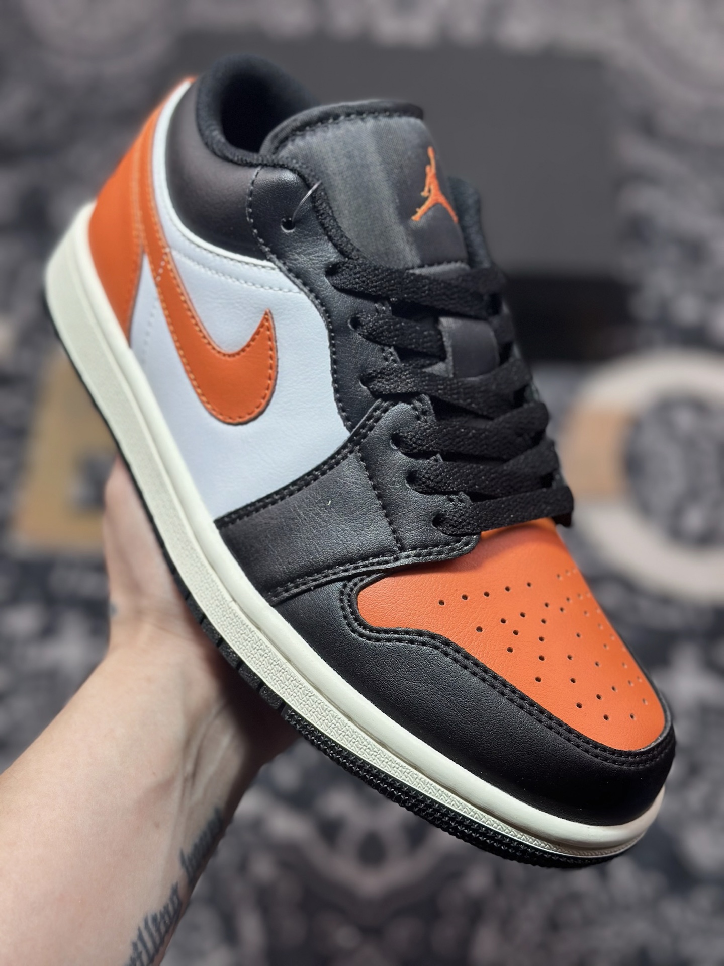 Air Jordan 1 Low AJ1 乔1白黑橙 低帮文化休闲运动板鞋 555558-081