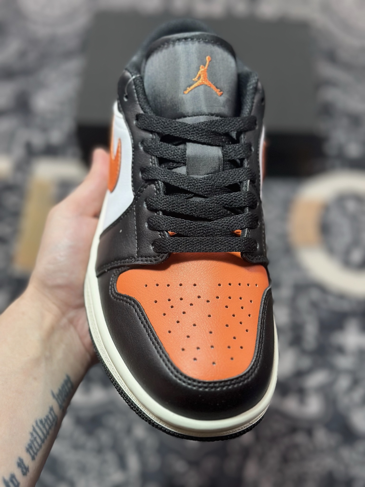 Air Jordan 1 Low AJ1 乔1白黑橙 低帮文化休闲运动板鞋 555558-081