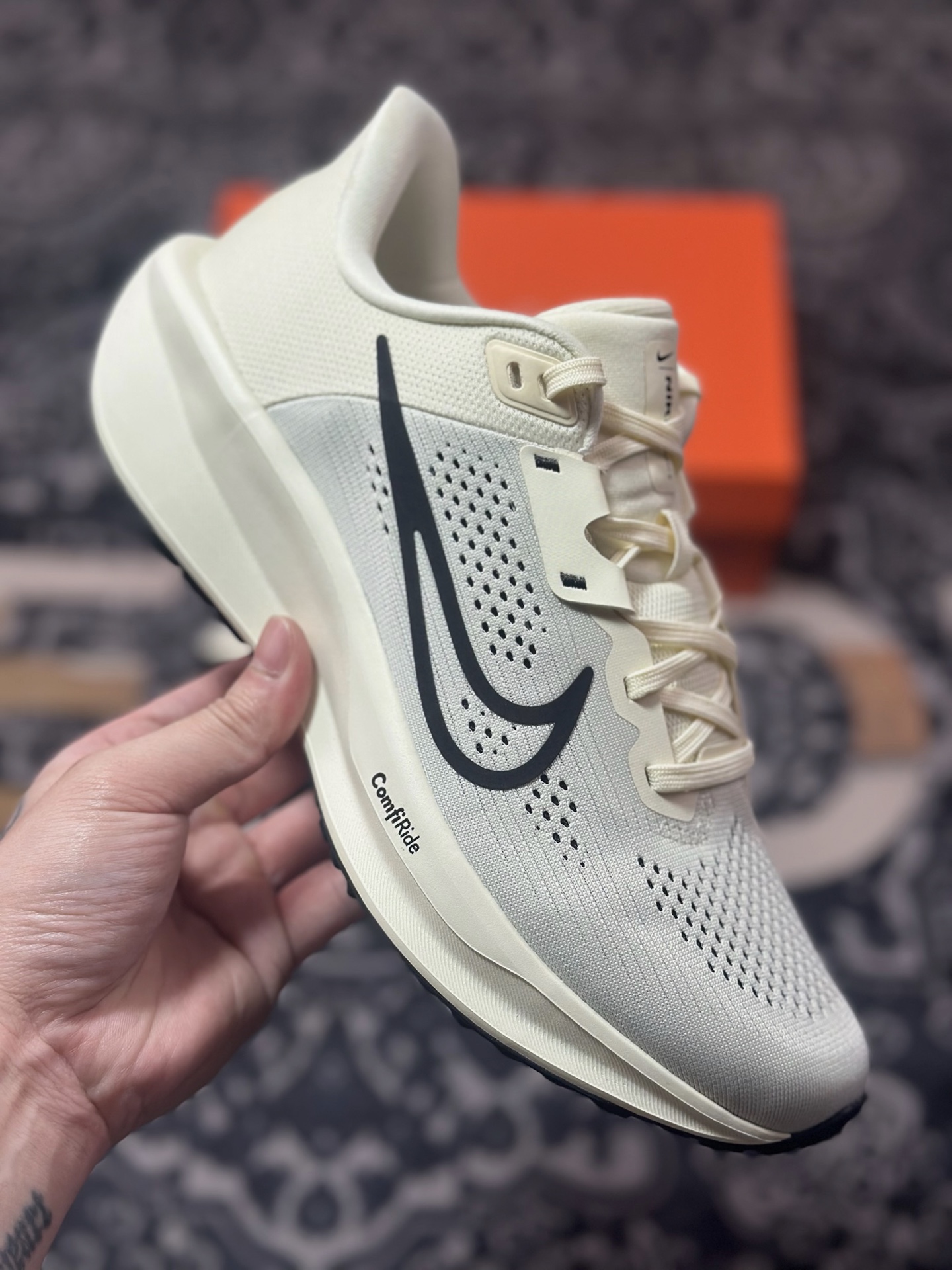 Nike Quest 6 公路跑步鞋 FD6033-104
