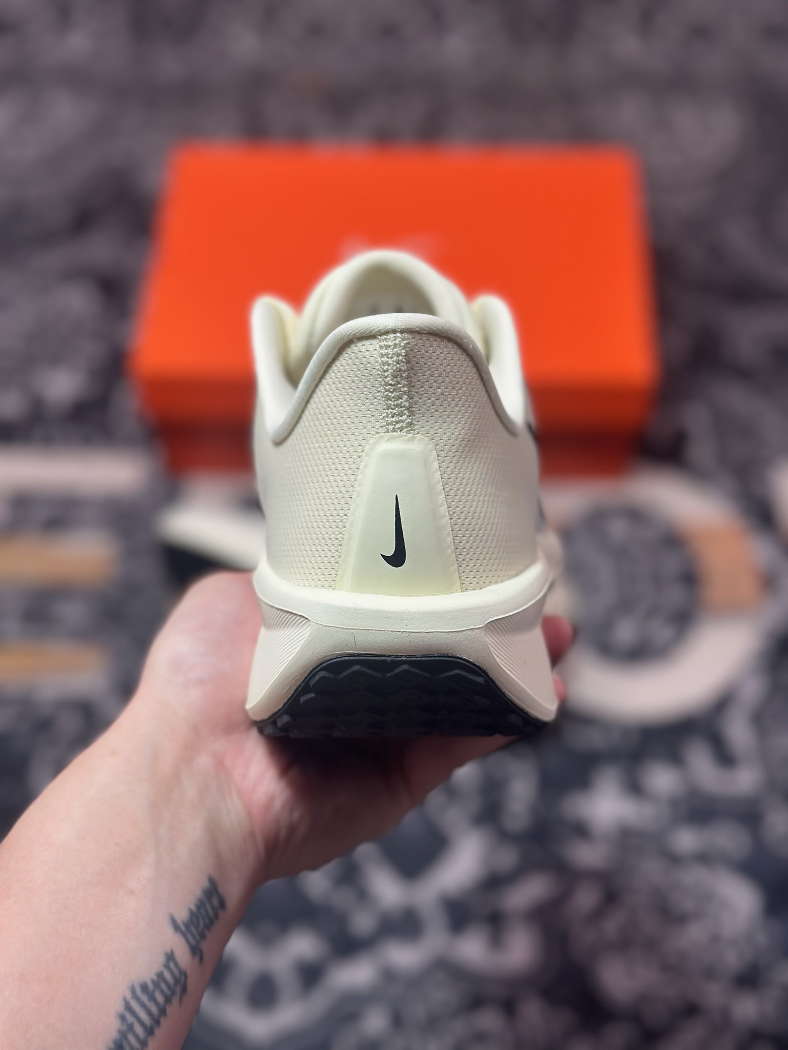 Nike Quest 6 公路跑步鞋 FD6033-104