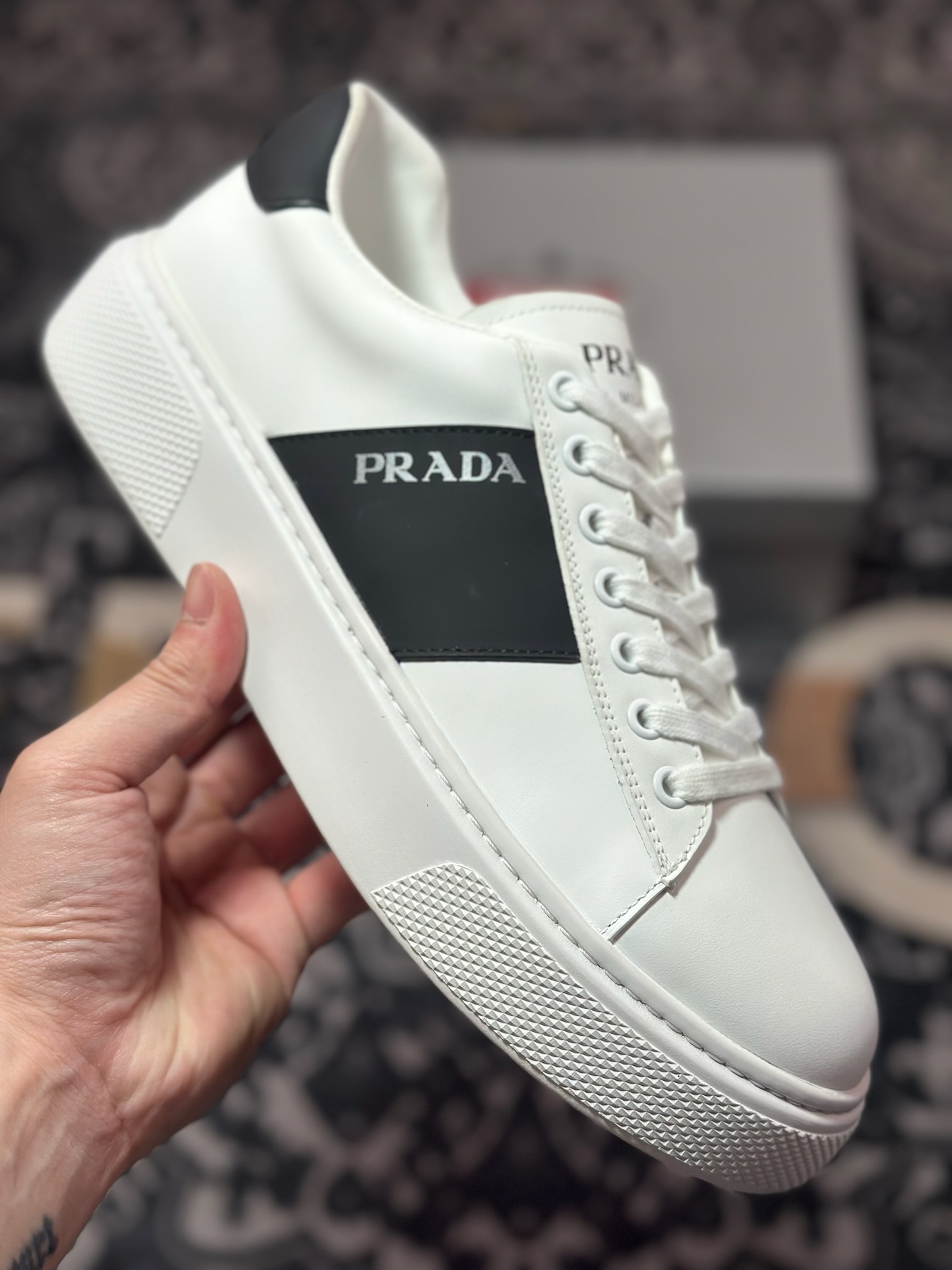 新货意大利高奢品牌·PRADA普拉达运动板鞋百搭休闲小白鞋系列