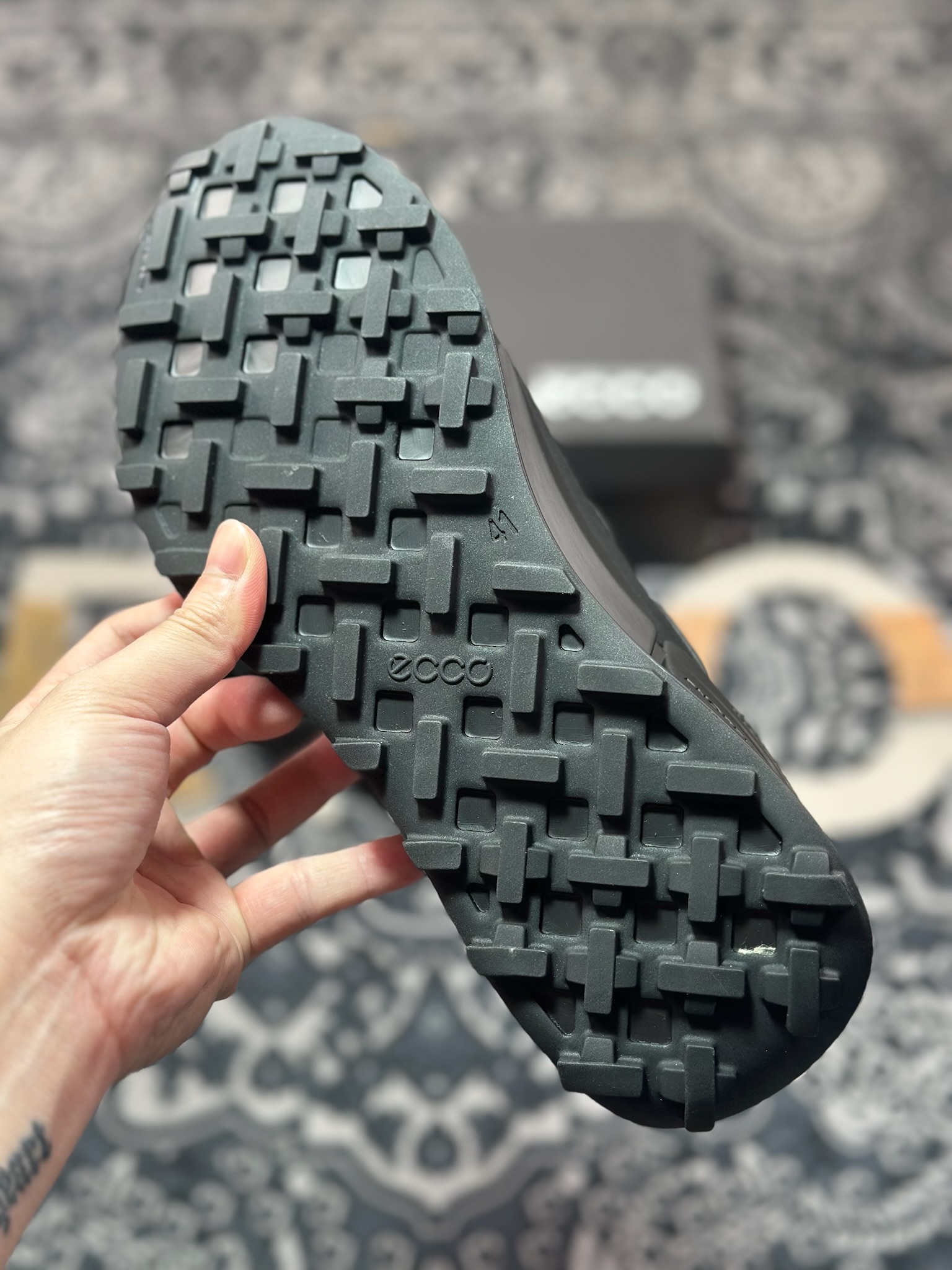 爱步/Ecco Biom C 2.1 健步2.1系列低帮户外系带百搭休闲皮革运动鞋“皮革黑灰” 822854-010