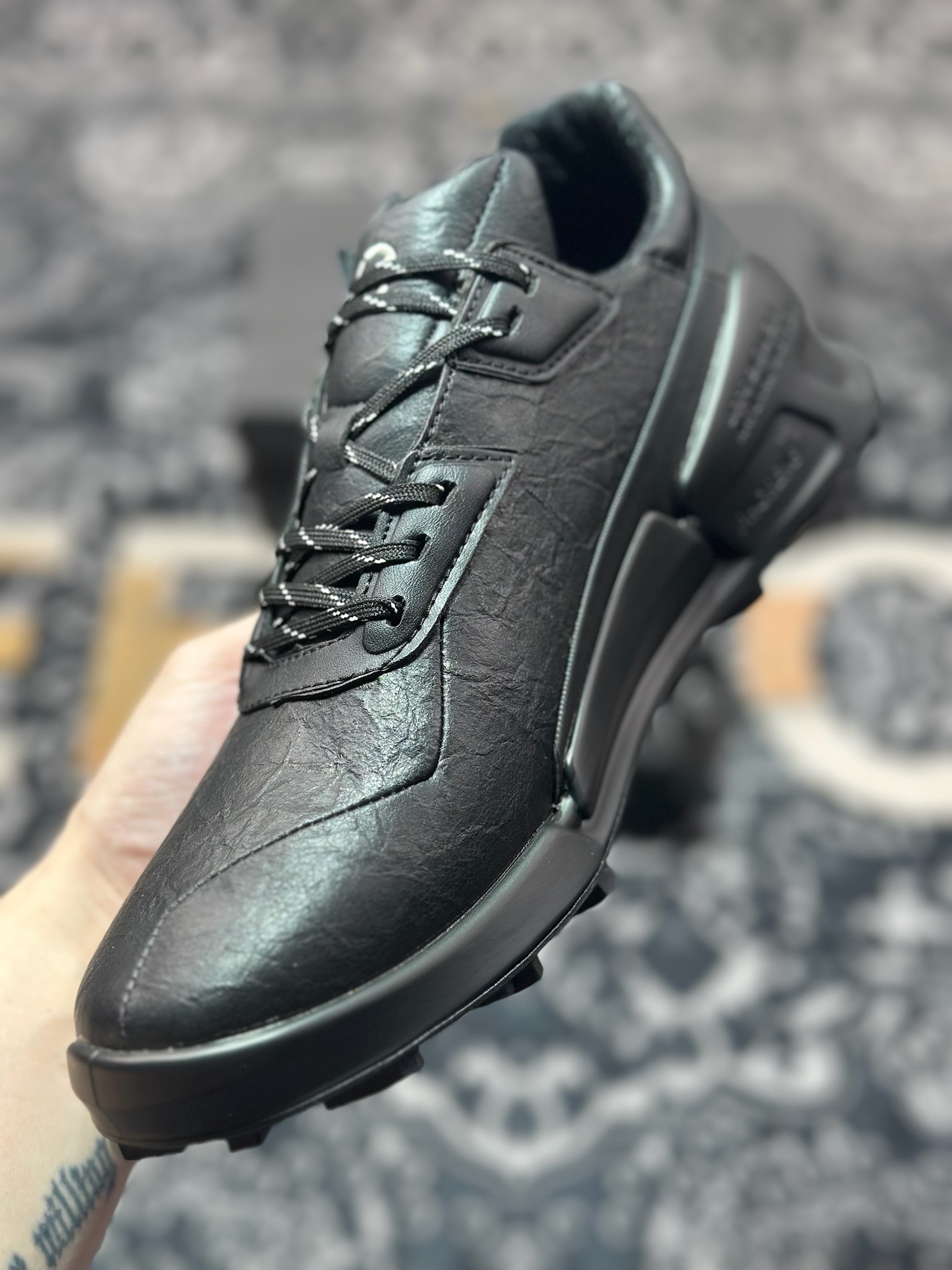 爱步/Ecco Biom C 2.1 健步2.1系列低帮户外系带百搭休闲皮革运动鞋“皮革黑灰” 822854-010