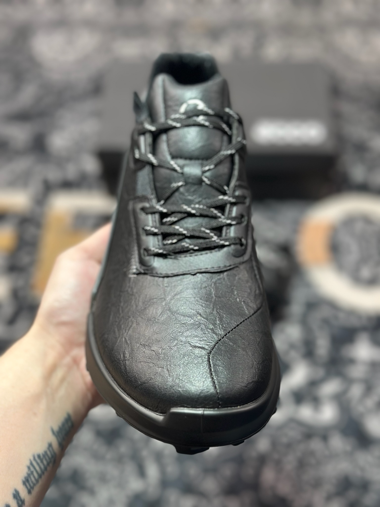 爱步/Ecco Biom C 2.1 健步2.1系列低帮户外系带百搭休闲皮革运动鞋“皮革黑灰” 822854-010