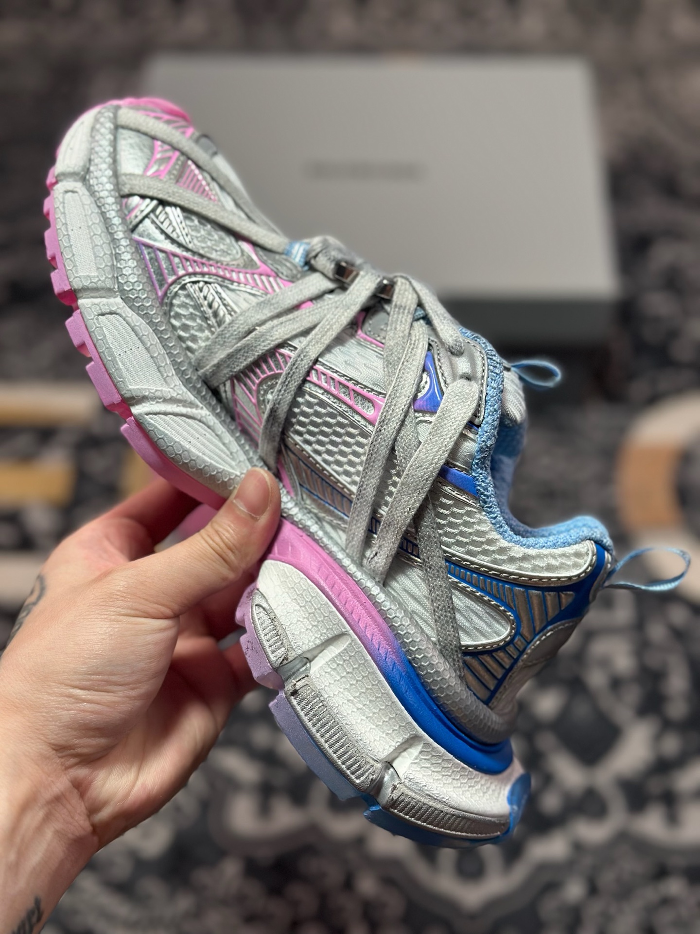 巴黎世家BALENCIAGA 3XL Sneakers 3+系列低帮复古阔型底姥爹风慢跑鞋“白蓝粉红银木乃伊绑绳” 825599 W3XCH 9145