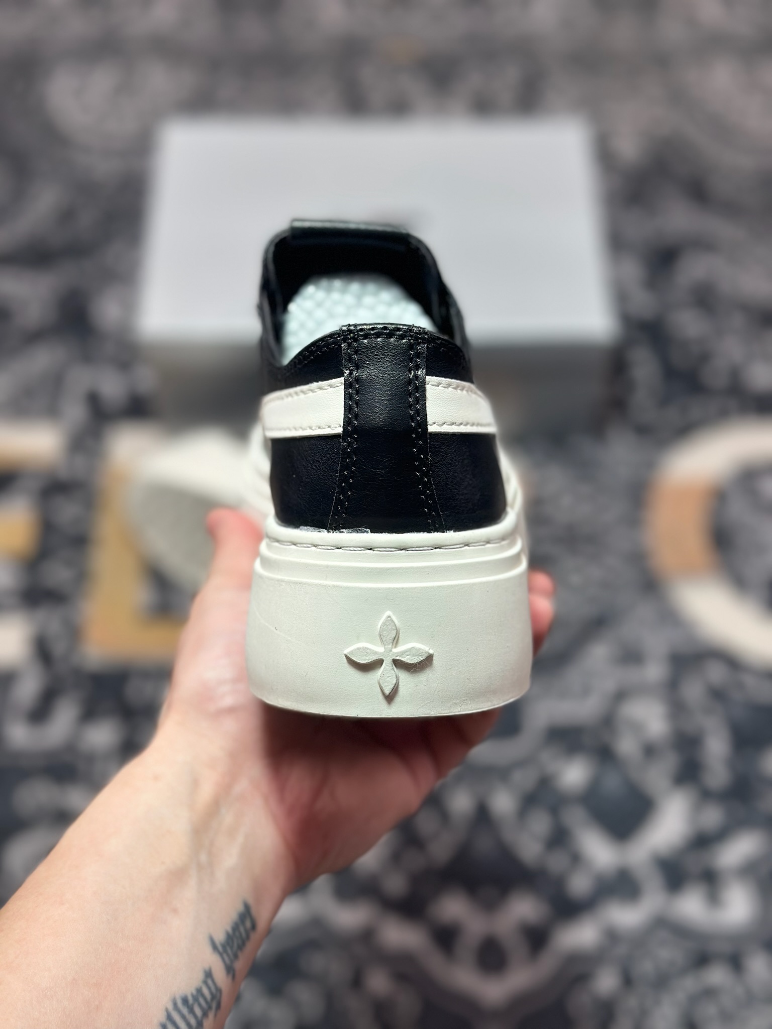 SMFK Compass Meteor Dark Night Low 黑夜流星系列低帮复古松糕做旧小脏板鞋“皮革黑白LOGO” S0002BSH