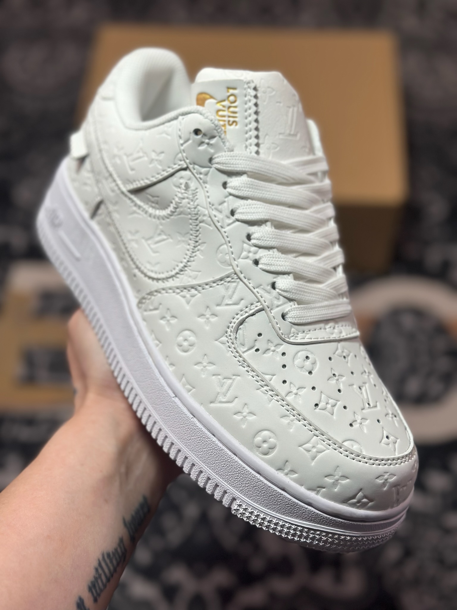 路易威登Louis Vuitton x Nike Air Force 1’07 LV8 Low” White/LV Monogram”空军一号板鞋“皮革全白LV压纹老花”