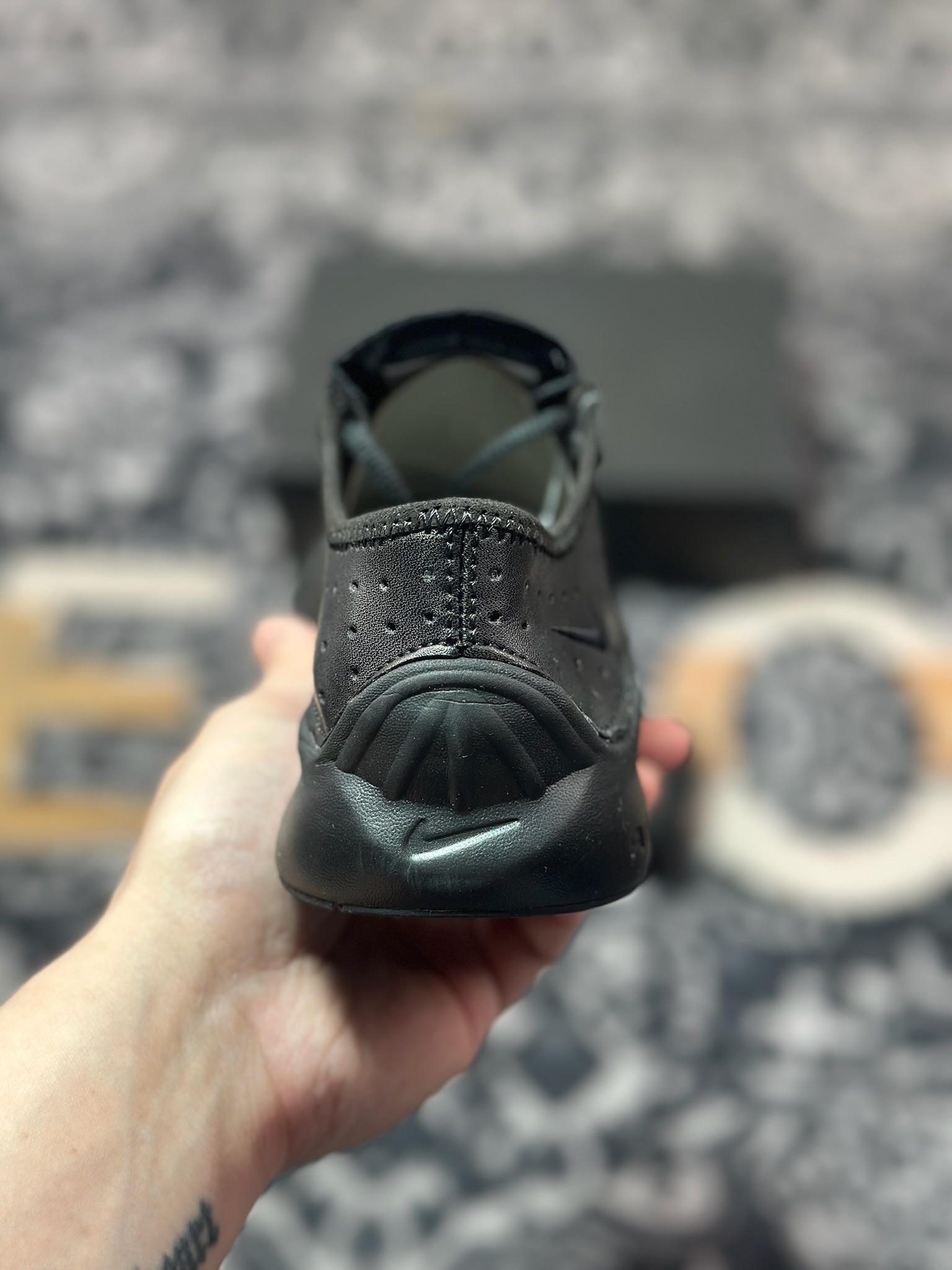 A8200 原装级别 Nike Air Superfly 舒适百搭防滑耐磨 低帮跑步鞋 女款 黑色 HJ8082-002