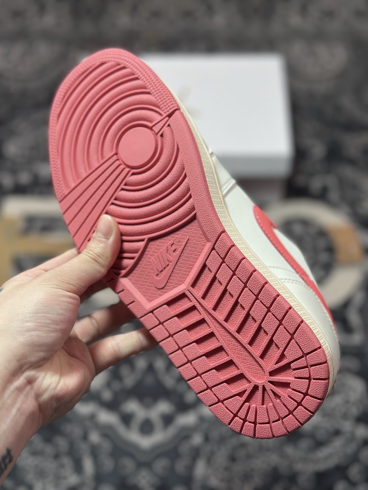 A6200 原装级别 Air Jordan 1 Low 复古白粉 DC0774-109
