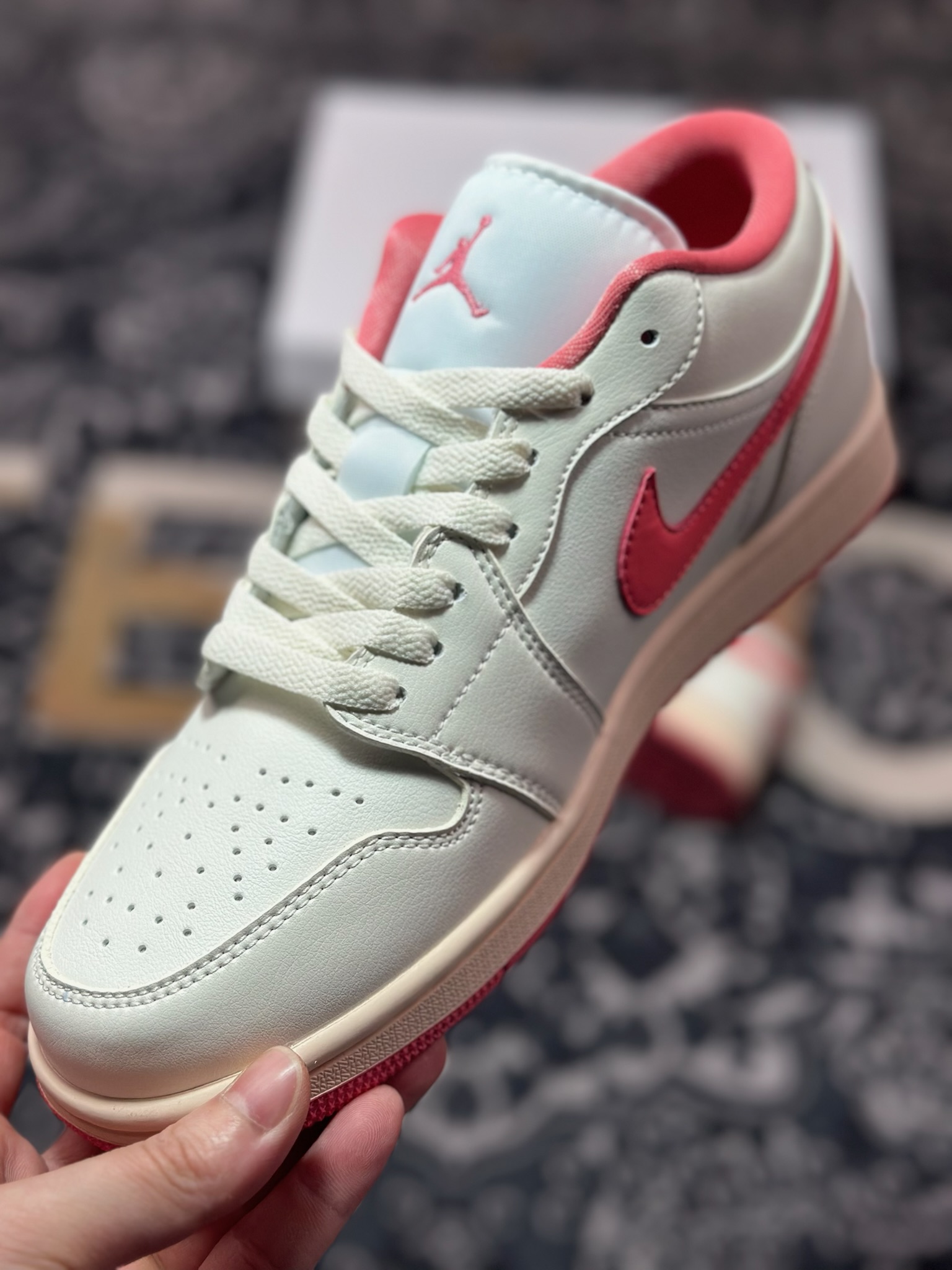 A6200 原装级别 Air Jordan 1 Low 复古白粉 DC0774-109