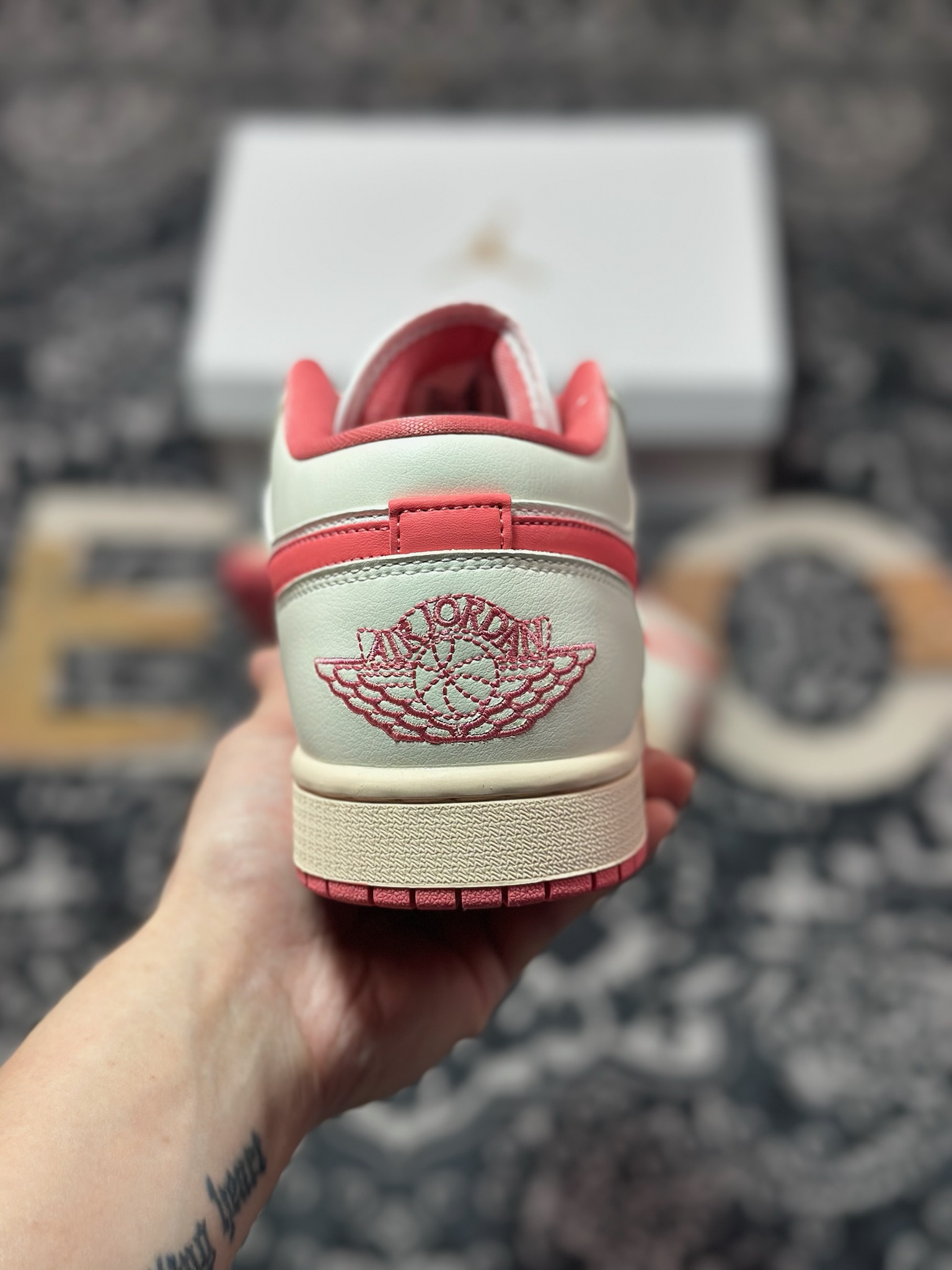 A6200 原装级别 Air Jordan 1 Low 复古白粉 DC0774-109