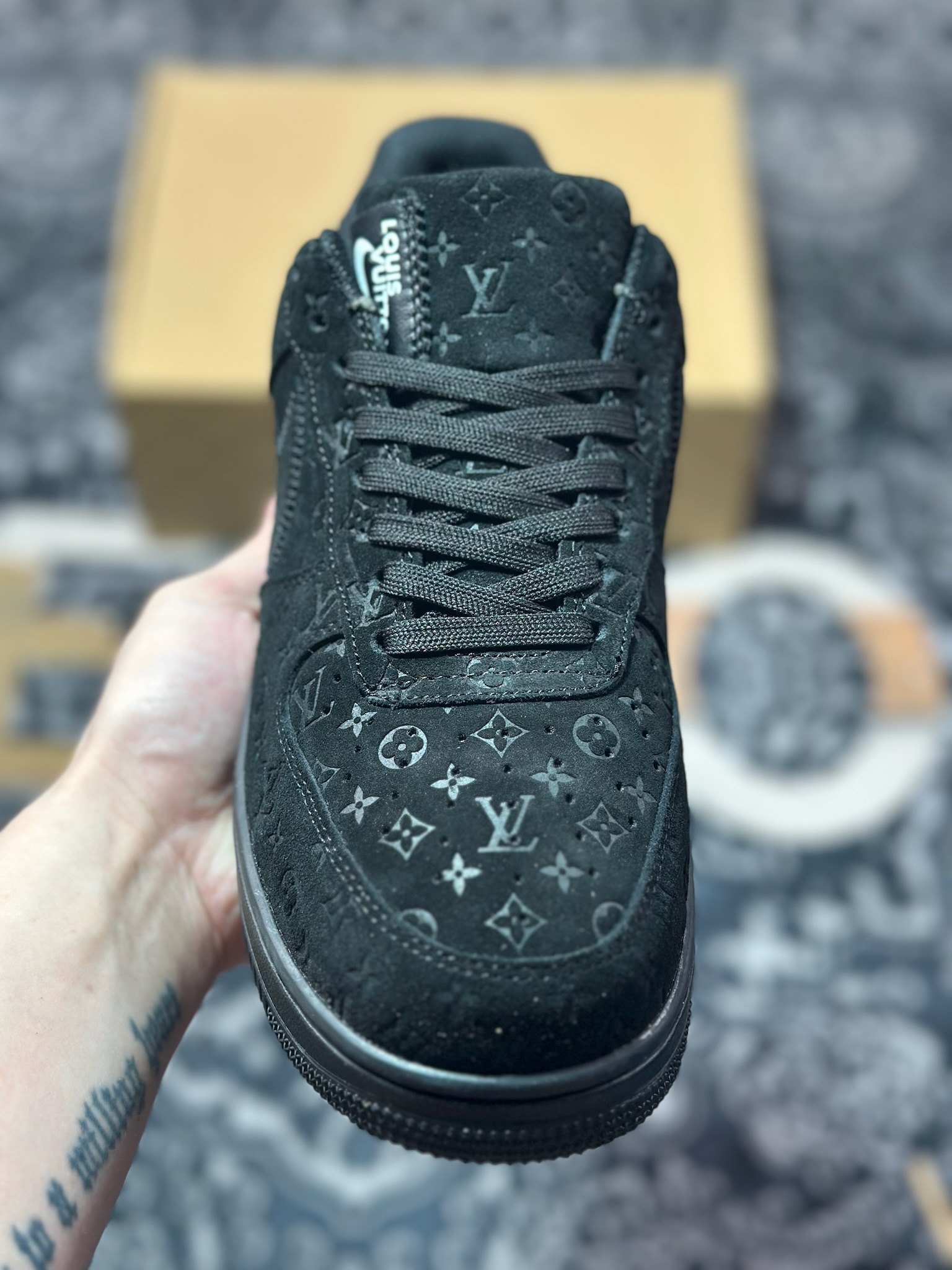 Louis Vuitton x Nike Air Force 1'07 LV8 Low” Black LV Monogram”空军一号板鞋“翻毛皮全黑LV压纹老花”