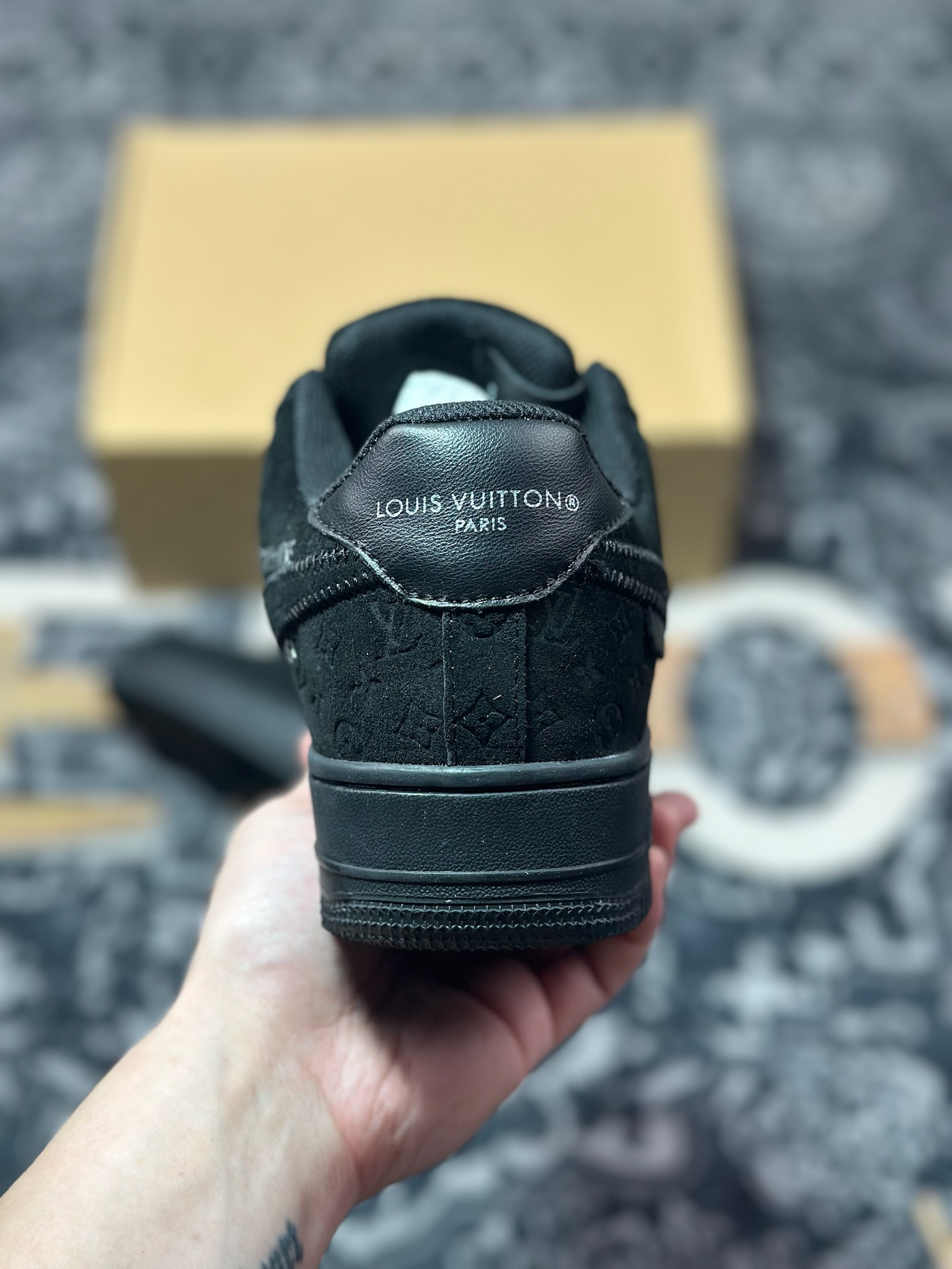 Louis Vuitton x Nike Air Force 1'07 LV8 Low” Black LV Monogram”空军一号板鞋“翻毛皮全黑LV压纹老花”