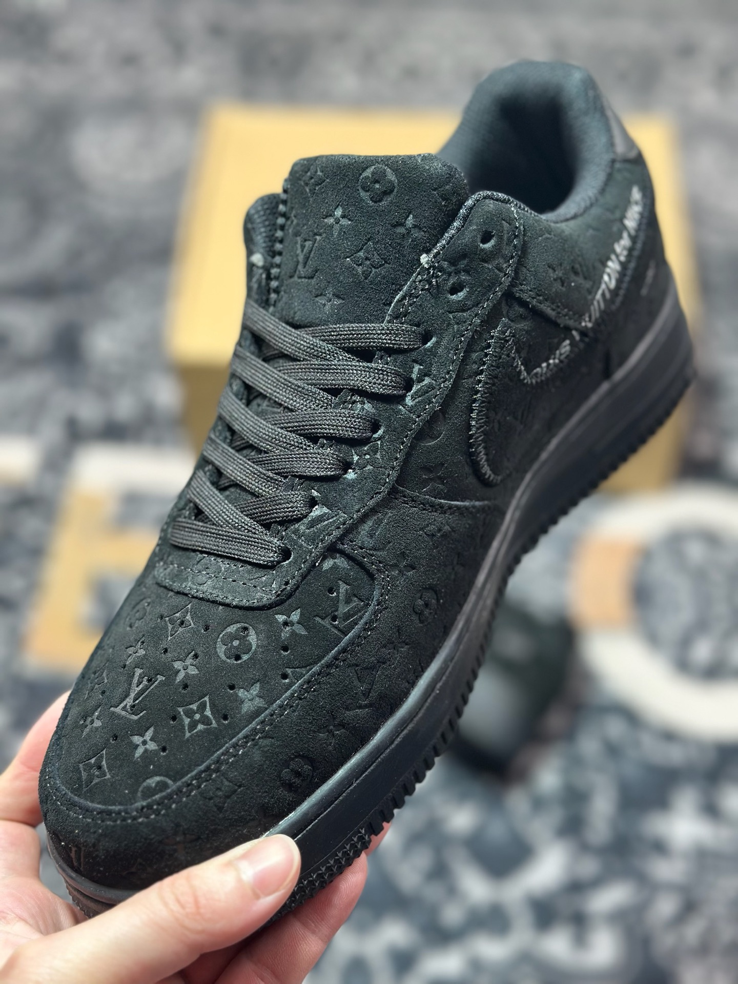 Louis Vuitton x Nike Air Force 1'07 LV8 Low” Black LV Monogram”空军一号板鞋“翻毛皮全黑LV压纹老花”
