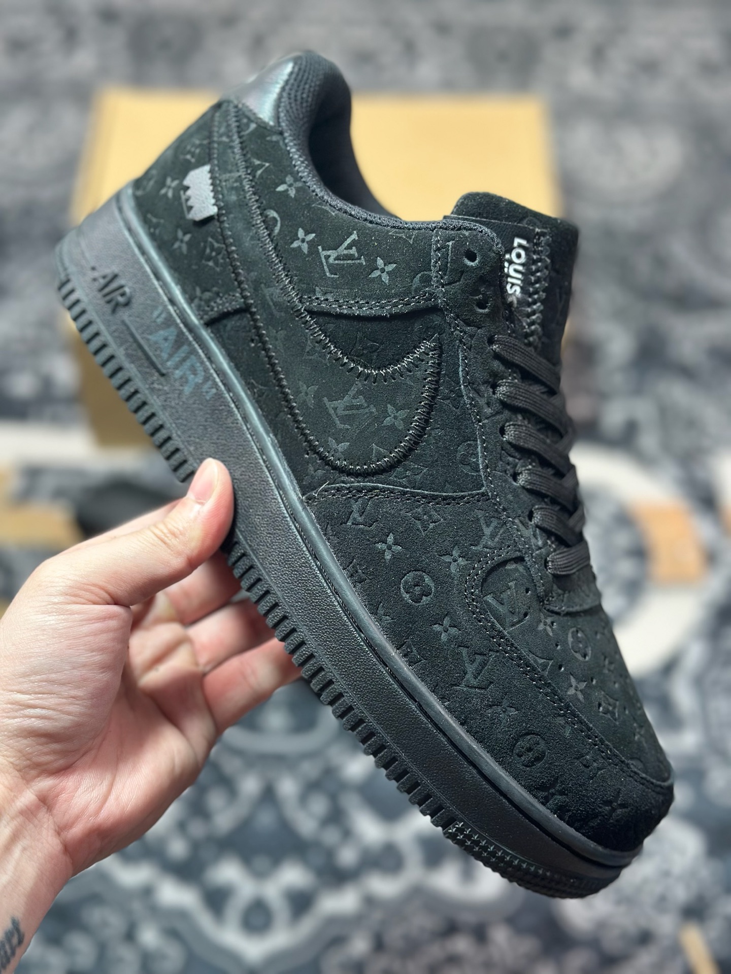 Louis Vuitton x Nike Air Force 1'07 LV8 Low” Black LV Monogram”空军一号板鞋“翻毛皮全黑LV压纹老花”
