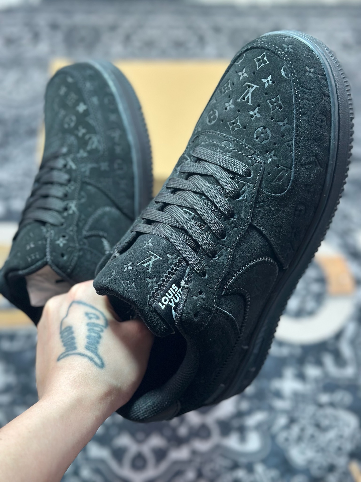 Louis Vuitton x Nike Air Force 1'07 LV8 Low” Black LV Monogram”空军一号板鞋“翻毛皮全黑LV压纹老花”