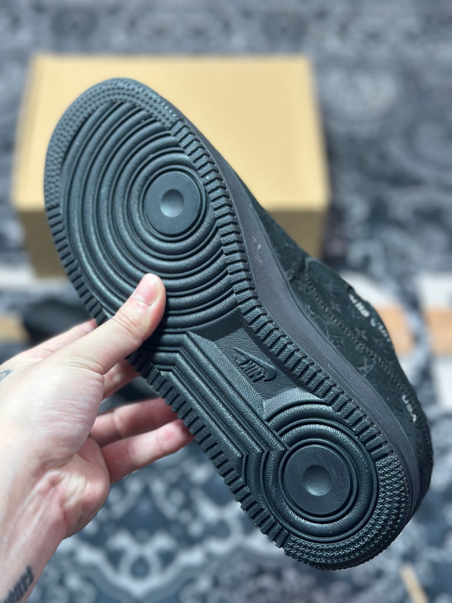 Louis Vuitton x Nike Air Force 1'07 LV8 Low” Black LV Monogram”空军一号板鞋“翻毛皮全黑LV压纹老花”