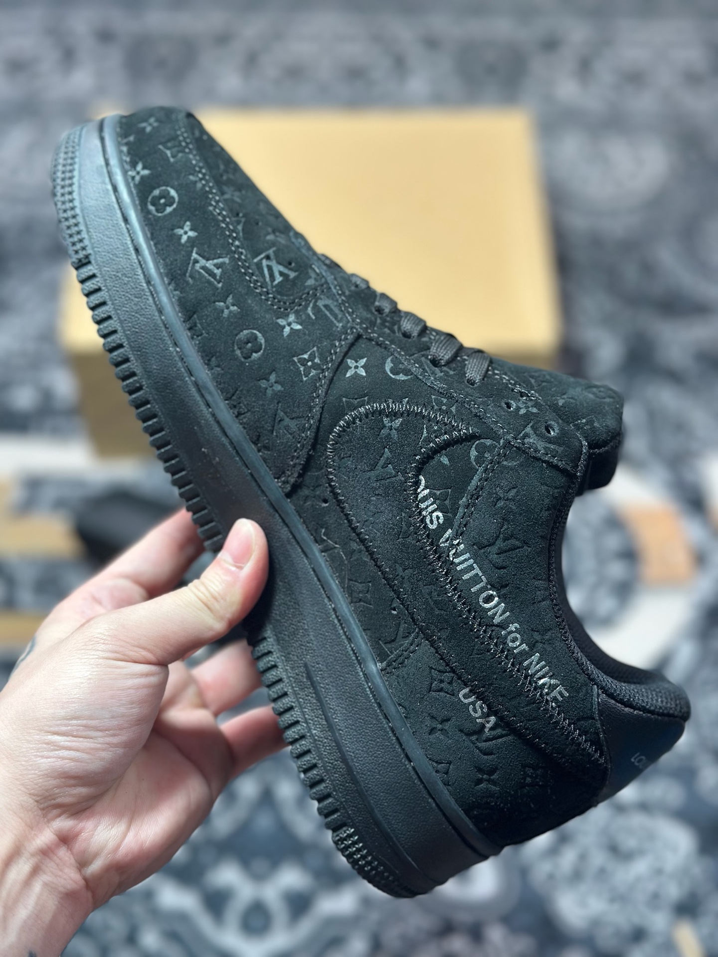 Louis Vuitton x Nike Air Force 1'07 LV8 Low” Black LV Monogram”空军一号板鞋“翻毛皮全黑LV压纹老花”