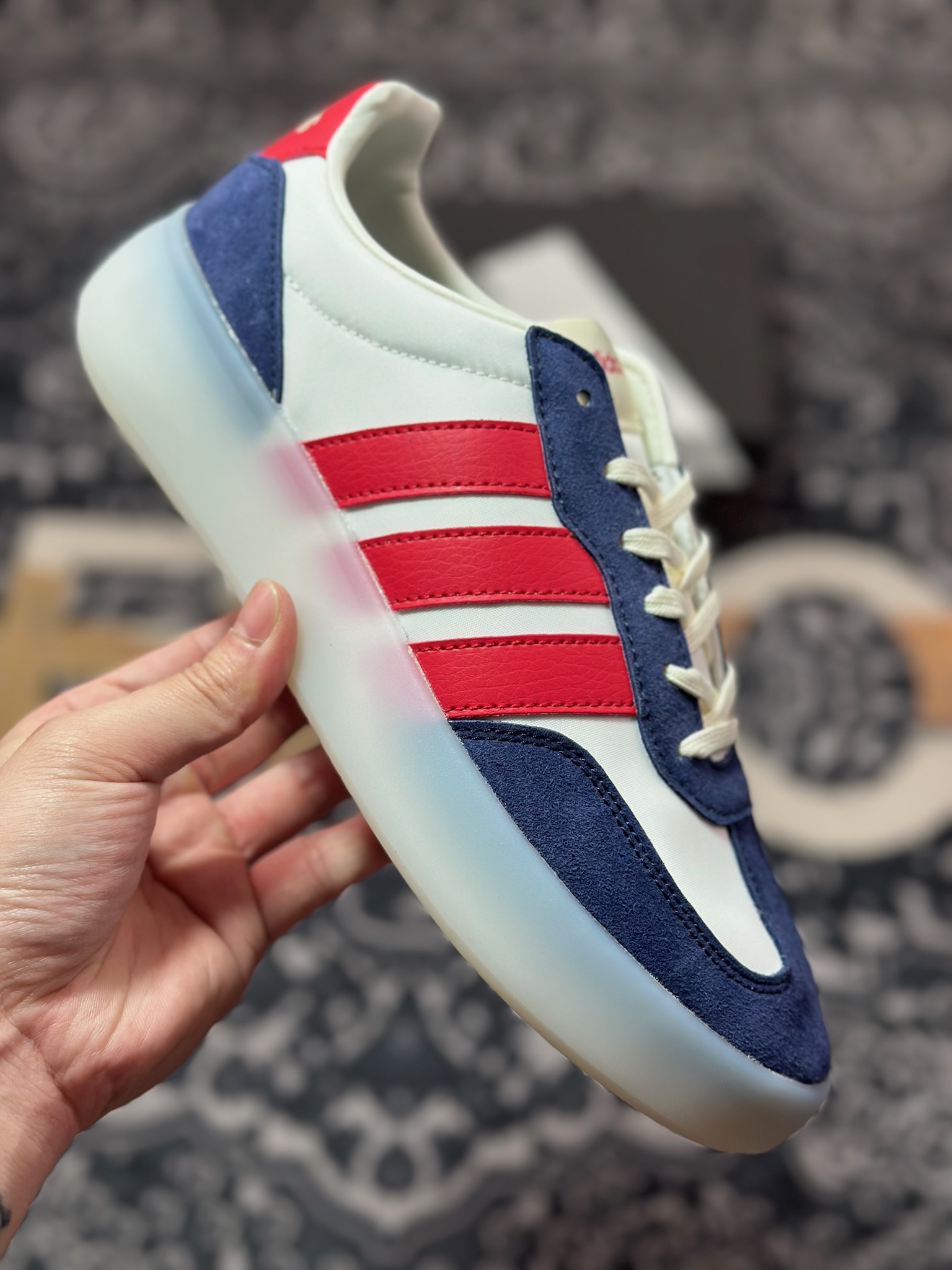 阿迪达斯Adidas Barreda Decode Low 巴列达解密系列低帮复古字头板鞋“深蓝白红果冻底” JP9667