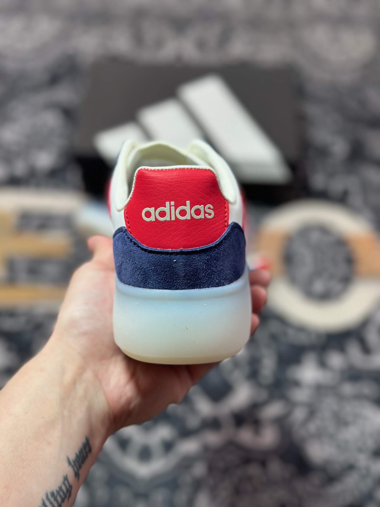 阿迪达斯Adidas Barreda Decode Low 巴列达解密系列低帮复古字头板鞋“深蓝白红果冻底” JP9667
