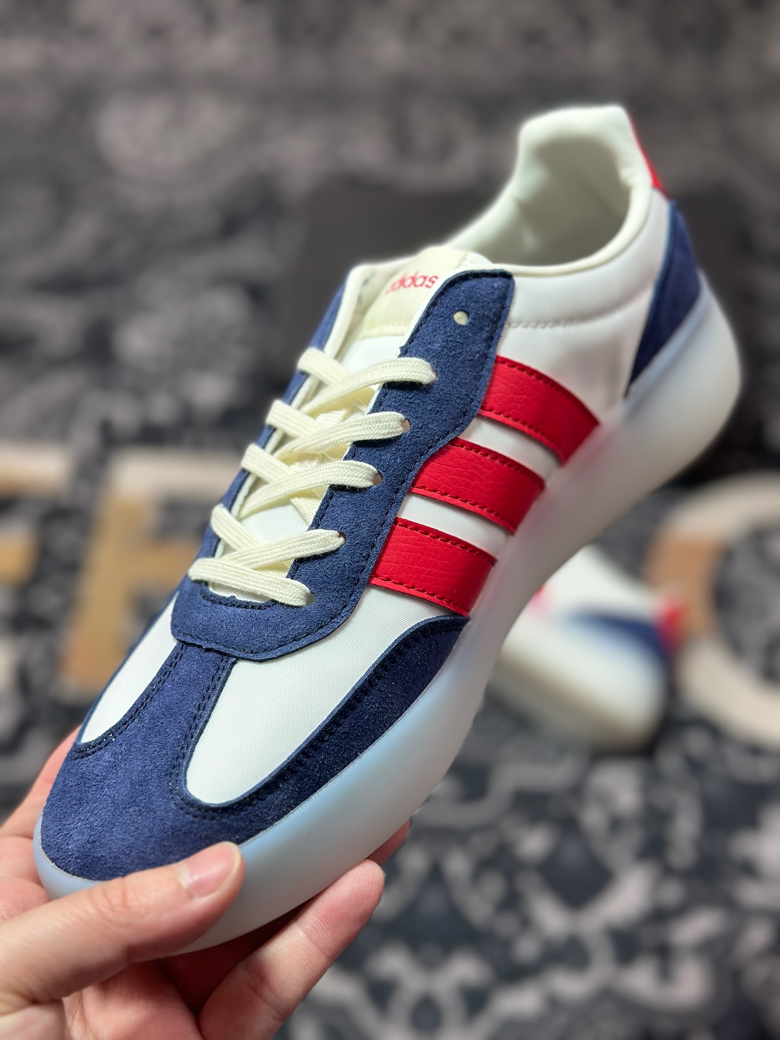 阿迪达斯Adidas Barreda Decode Low 巴列达解密系列低帮复古字头板鞋“深蓝白红果冻底” JP9667