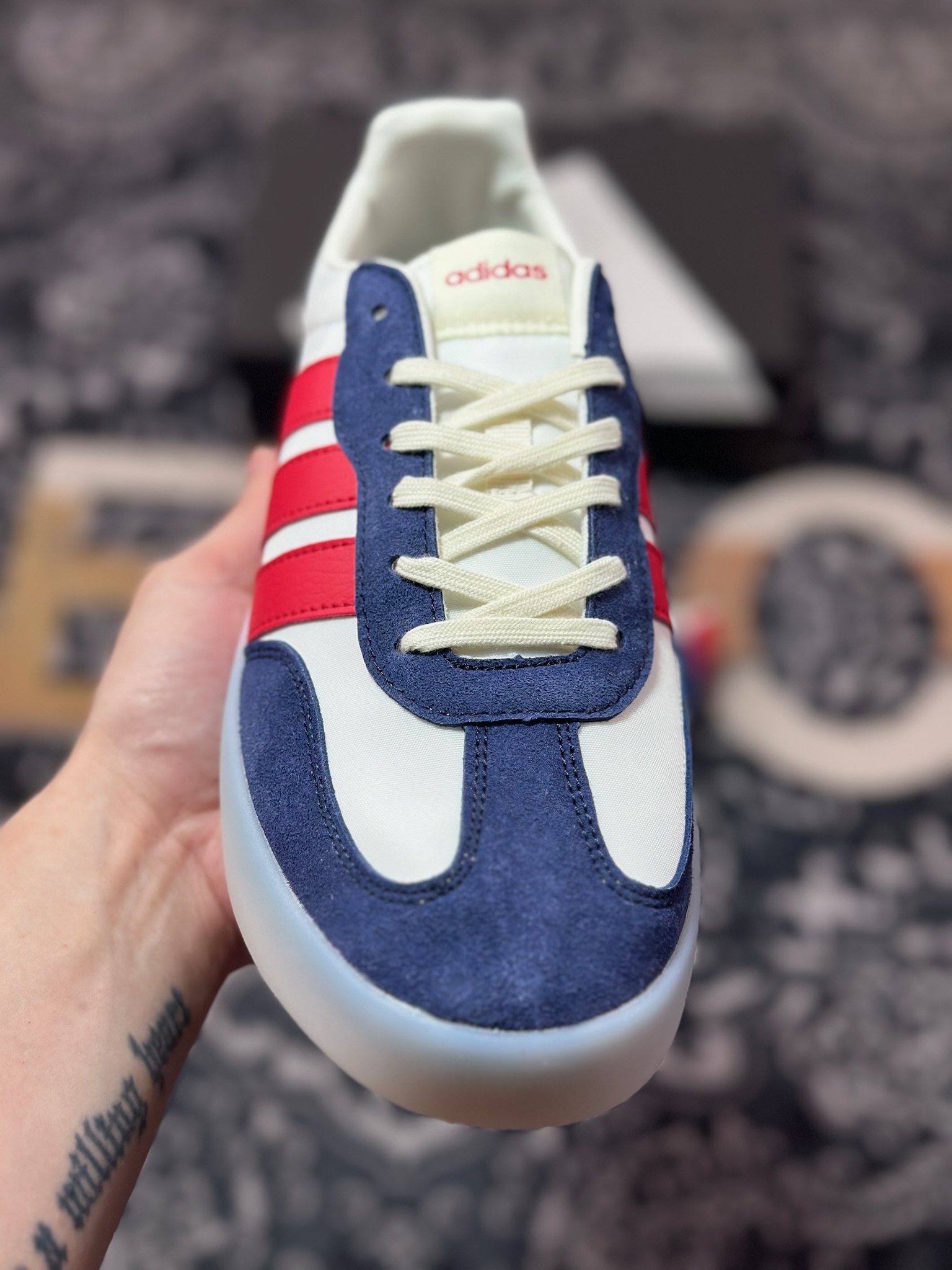 阿迪达斯Adidas Barreda Decode Low 巴列达解密系列低帮复古字头板鞋“深蓝白红果冻底” JP9667
